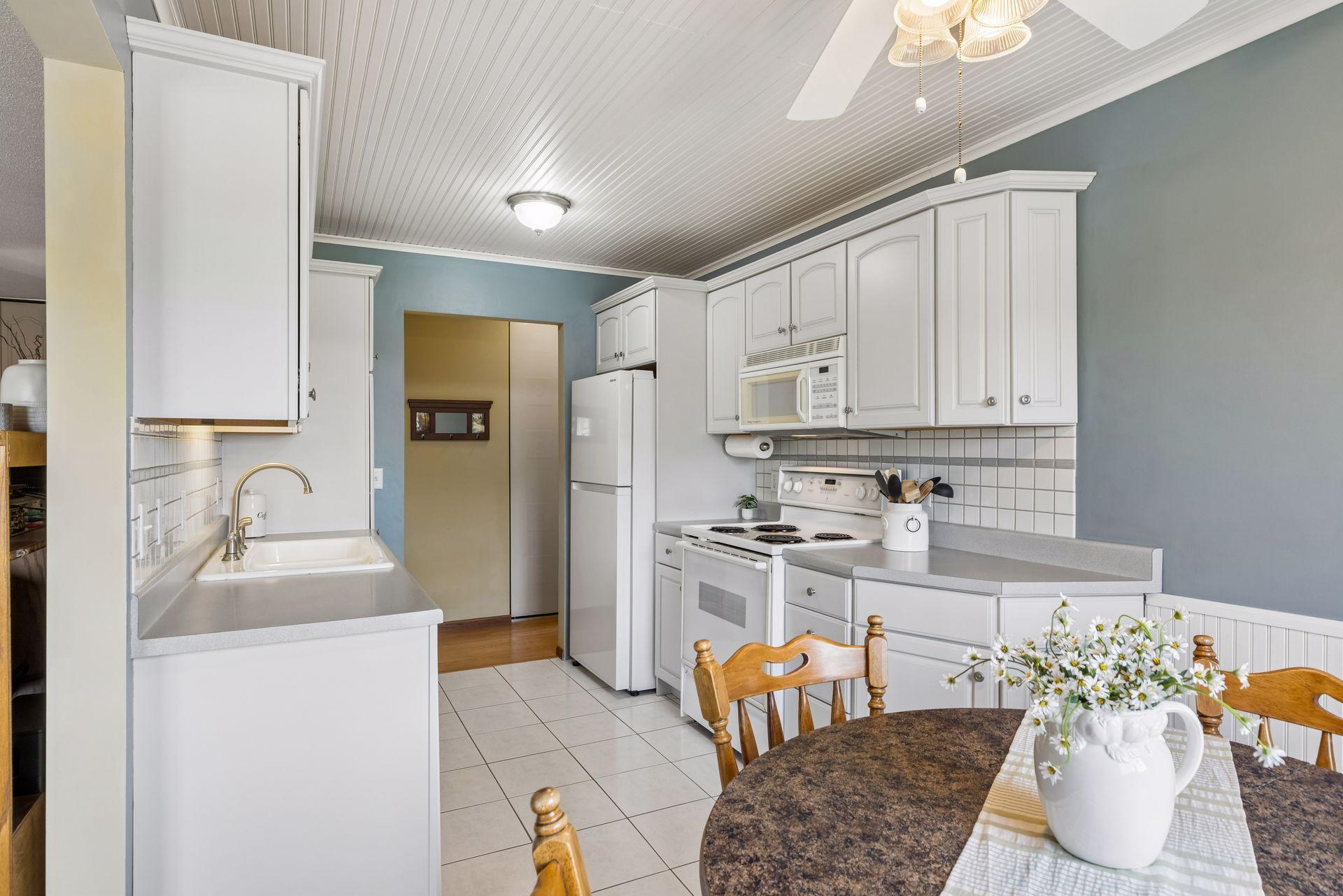 View of Residential at 2700 Oxford Street #140, Roseville MN 55113, Roseville (10 of 26) - Mike Wilen | Minnesota Team Real Estate