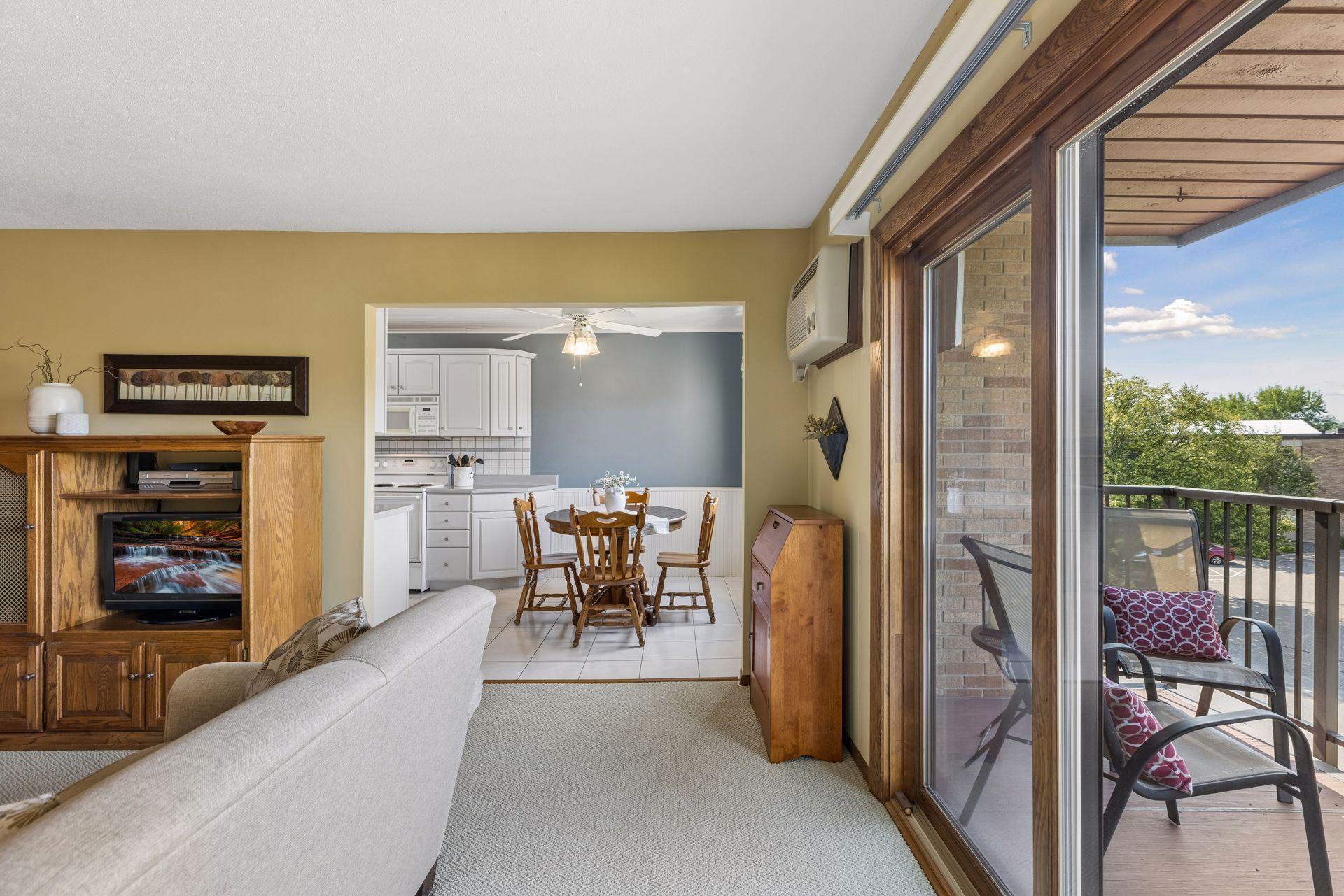 View of Residential at 2700 Oxford Street #140, Roseville MN 55113, Roseville (8 of 26) - Mike Wilen | Minnesota Team Real Estate