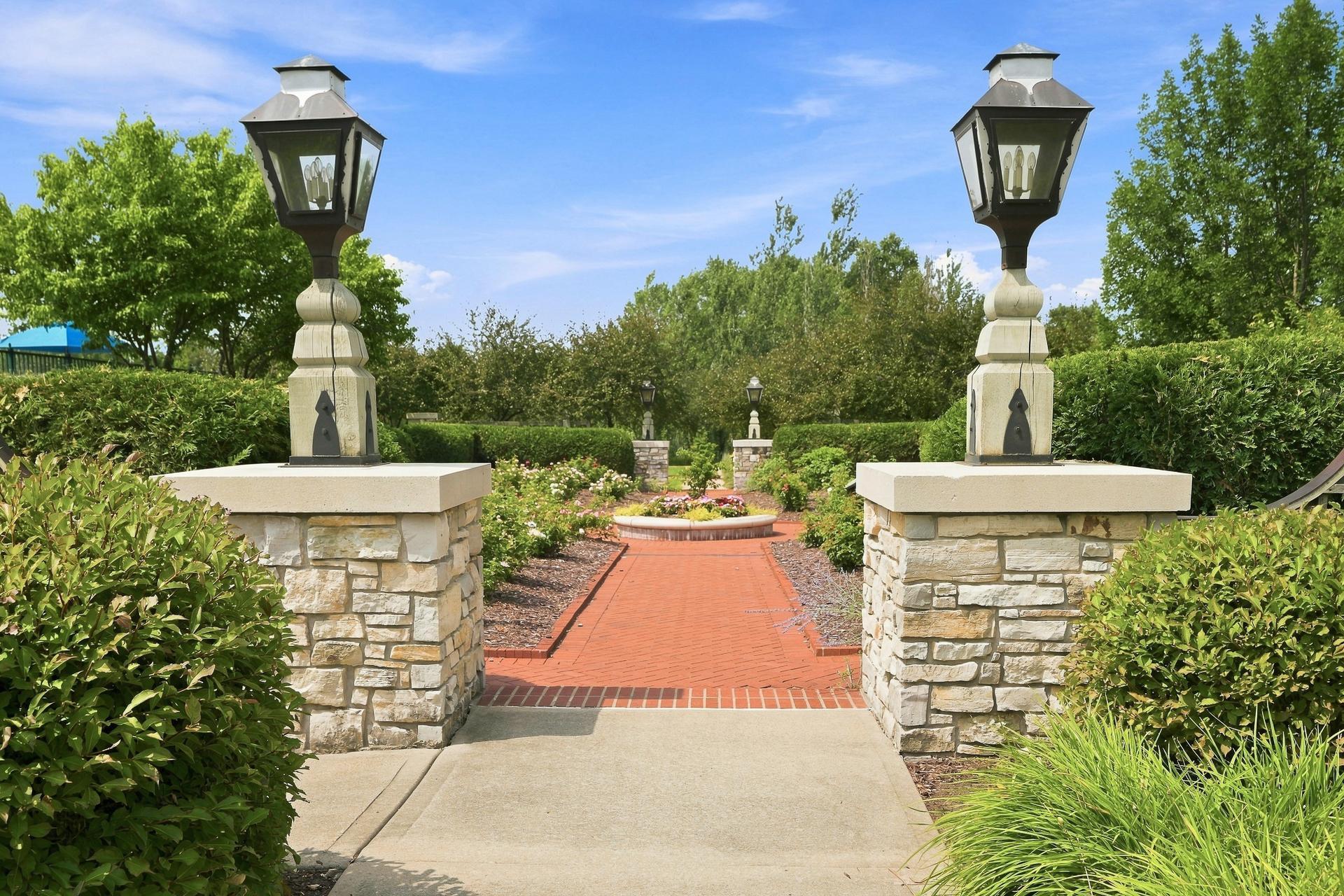 View of Residential at 11021 Oak Grove Circle #C, Woodbury MN 55129, Woodbury (36 of 43) - Mike Wilen | Minnesota Team Real Estate