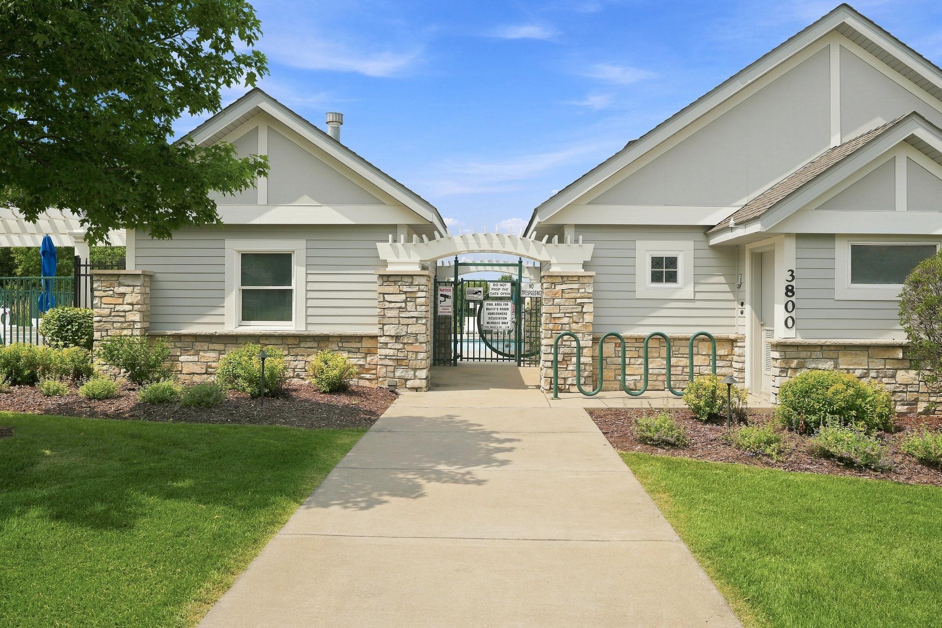 View of Residential at 11021 Oak Grove Circle #C, Woodbury MN 55129, Woodbury (32 of 43) - Mike Wilen | Minnesota Team Real Estate