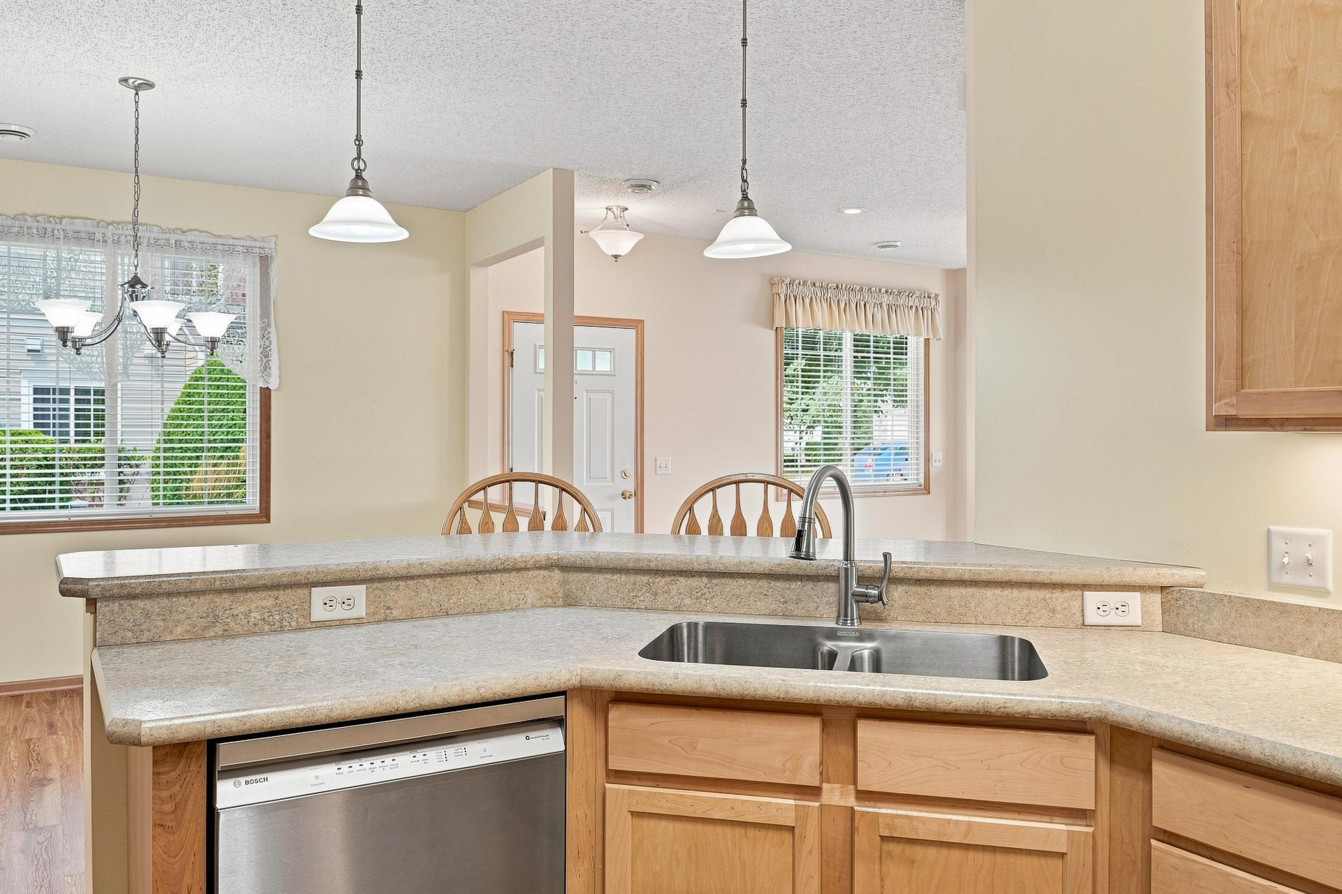 View of Residential at 11021 Oak Grove Circle #C, Woodbury MN 55129, Woodbury (18 of 43) - Mike Wilen | Minnesota Team Real Estate