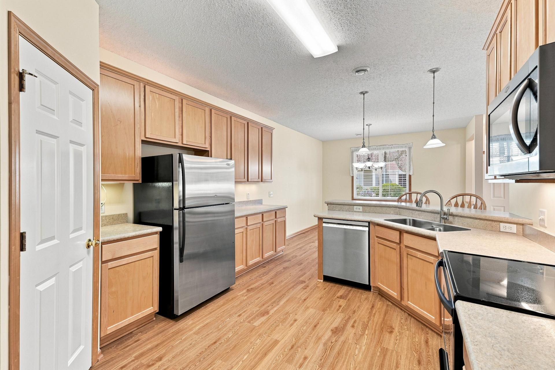 View of Residential at 11021 Oak Grove Circle #C, Woodbury MN 55129, Woodbury (17 of 43) - Mike Wilen | Minnesota Team Real Estate
