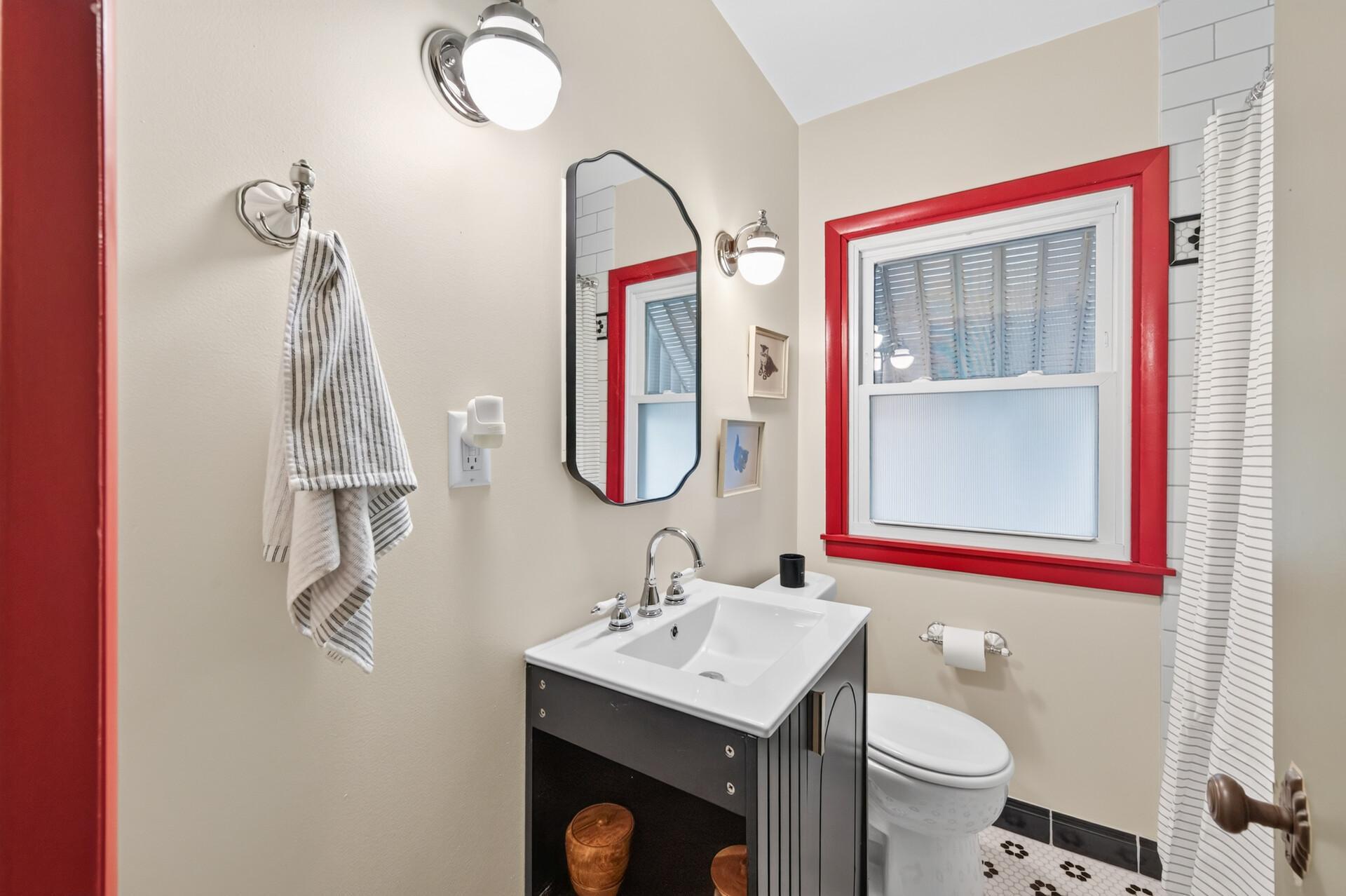 View of Residential at 1156 Englewood Avenue, Saint Paul MN 55104, Saint Paul (11 of 30) - Mike Wilen | Minnesota Team Real Estate