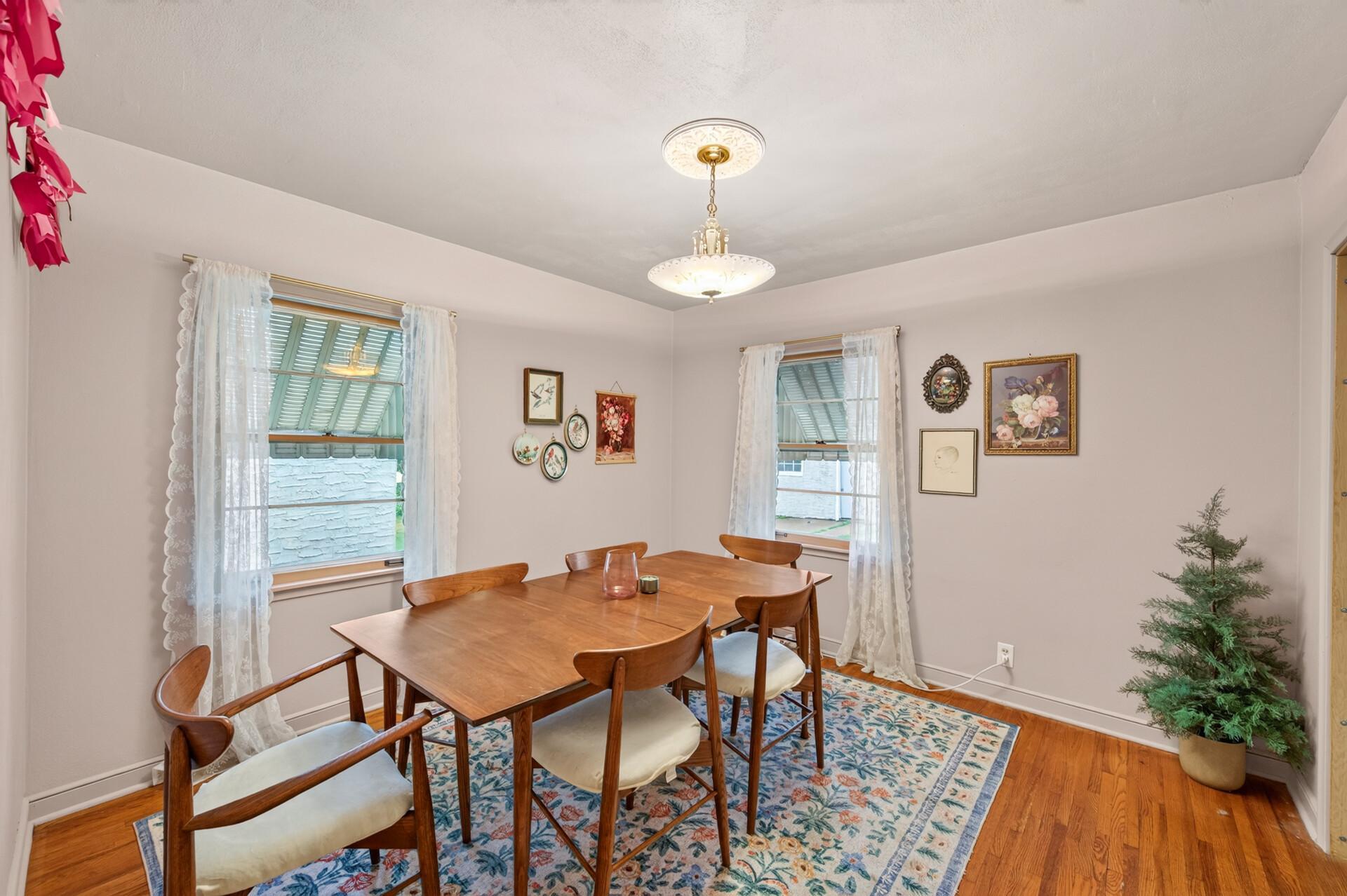 View of Residential at 1156 Englewood Avenue, Saint Paul MN 55104, Saint Paul (9 of 30) - Mike Wilen | Minnesota Team Real Estate