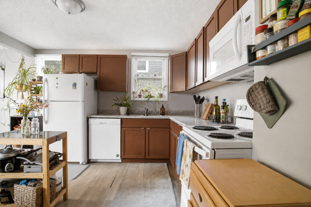 View of Residential Income at 3129 Clinton Avenue, Minneapolis MN 55408, Minneapolis (6 of 30) - Mike Wilen | Minnesota Team Real Estate