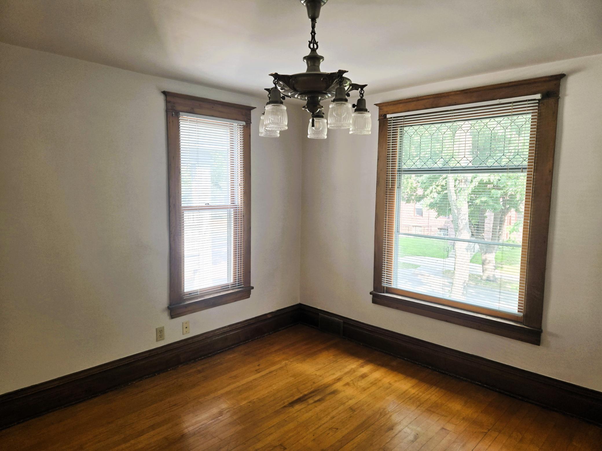 View of Residential Income at 505 8th Avenue, Minneapolis MN 55414, Minneapolis (9 of 28) - Mike Wilen | Minnesota Team Real Estate