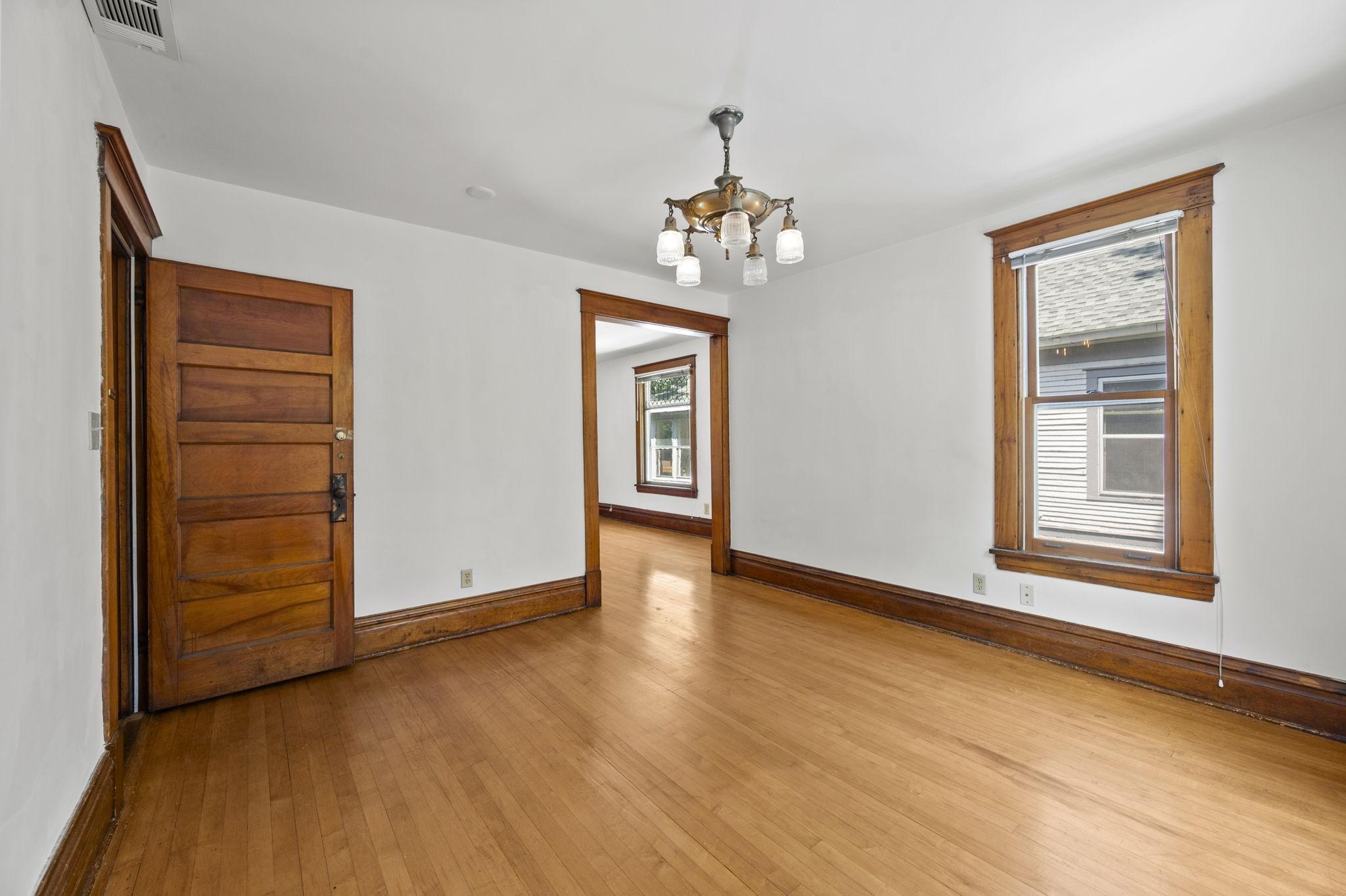 View of Residential Income at 505 8th Avenue, Minneapolis MN 55414, Minneapolis (6 of 37) - Mike Wilen | Minnesota Team Real Estate