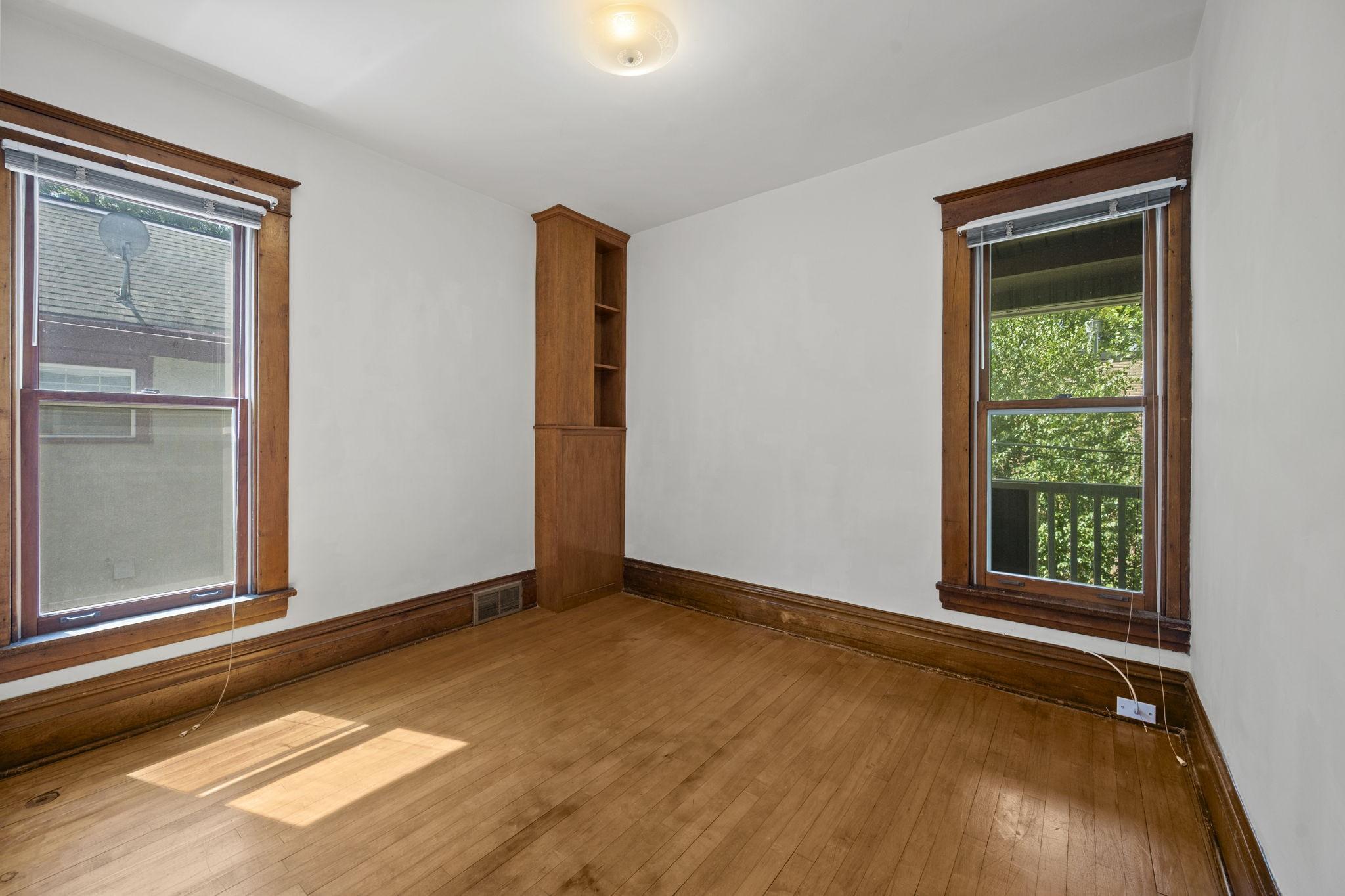 View of Residential Income at 505 8th Avenue, Minneapolis MN 55414, Minneapolis (13 of 37) - Mike Wilen | Minnesota Team Real Estate