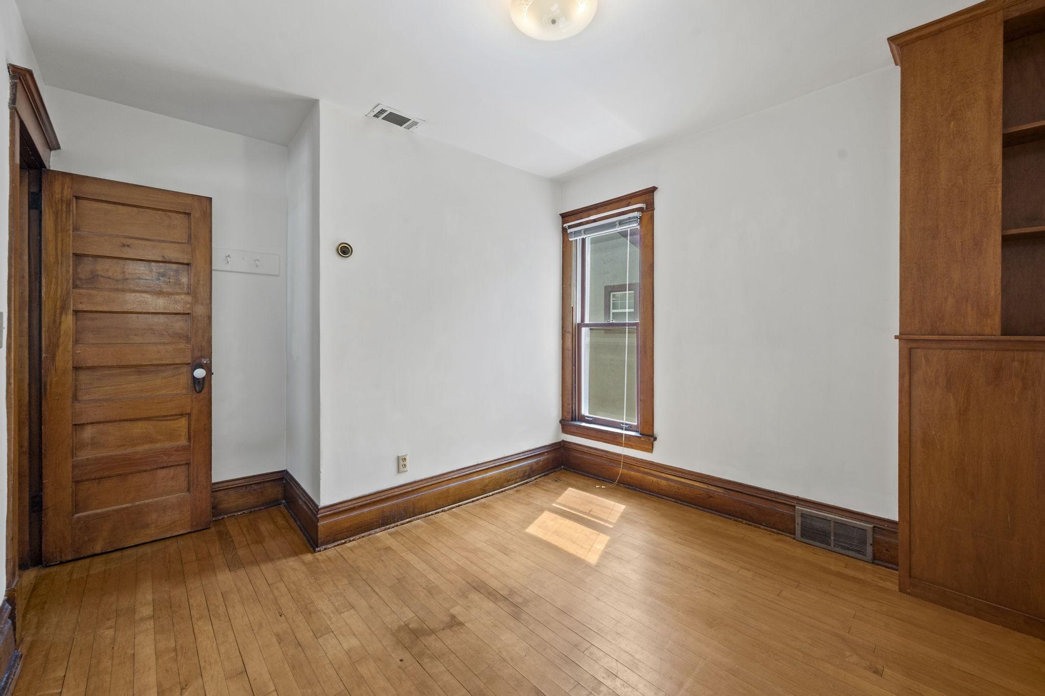 View of Residential Income at 505 8th Avenue, Minneapolis MN 55414, Minneapolis (12 of 37) - Mike Wilen | Minnesota Team Real Estate