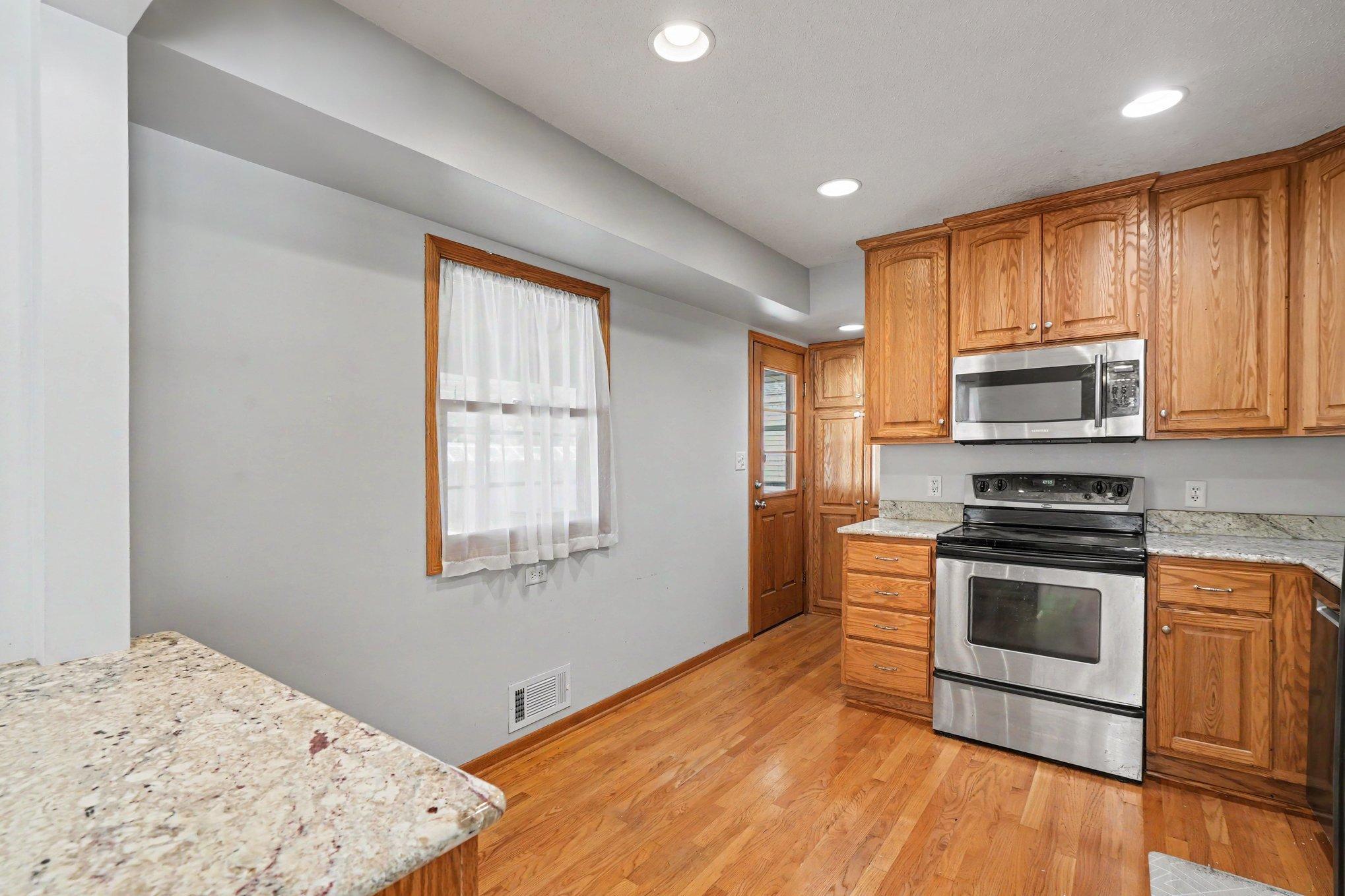 View of Residential at 1937 Morgan Avenue, Saint Paul MN 55116, Saint Paul (12 of 27) - Mike Wilen | Minnesota Team Real Estate