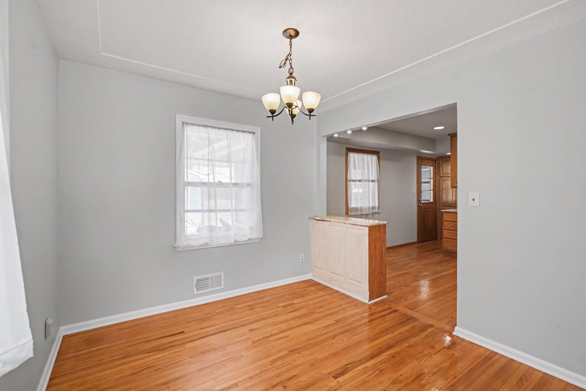 View of Residential at 1937 Morgan Avenue, Saint Paul MN 55116, Saint Paul (9 of 27) - Mike Wilen | Minnesota Team Real Estate