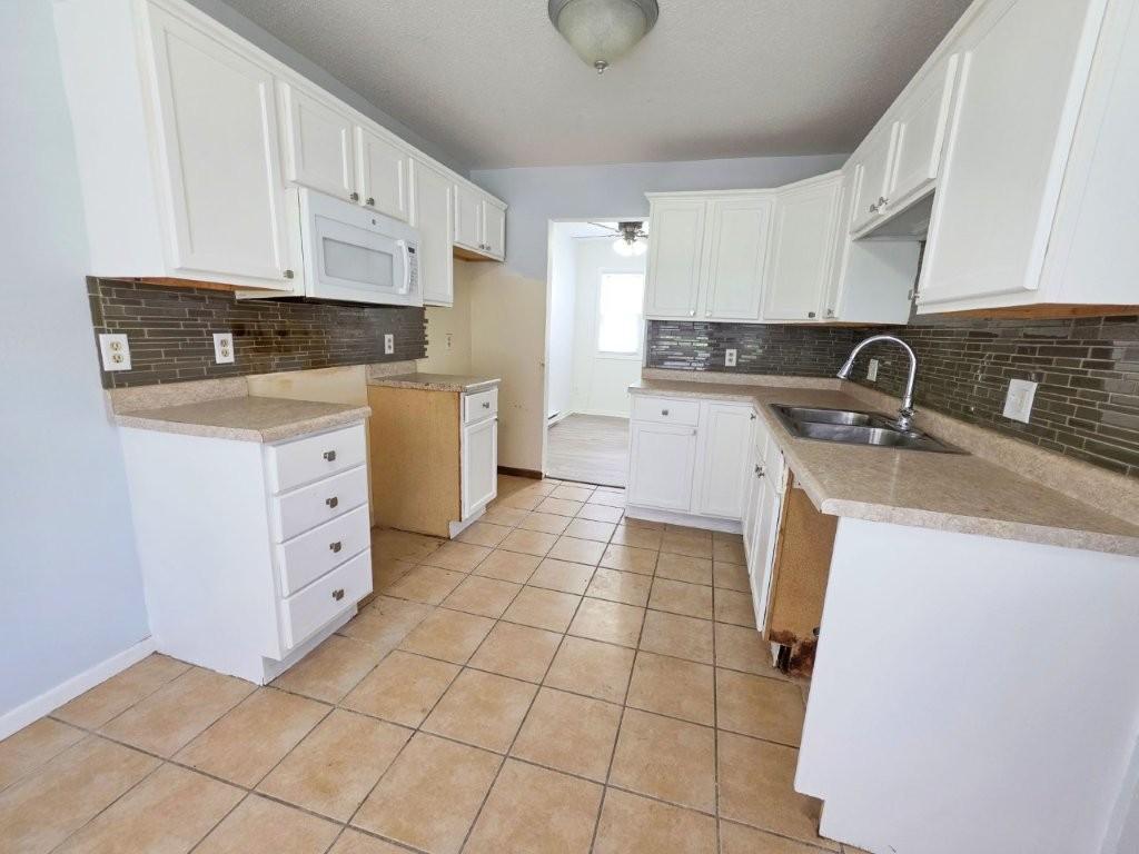 View of Residential at 913 Marion Street, Saint Paul MN 55117, Saint Paul (7 of 32) - Mike Wilen | Minnesota Team Real Estate