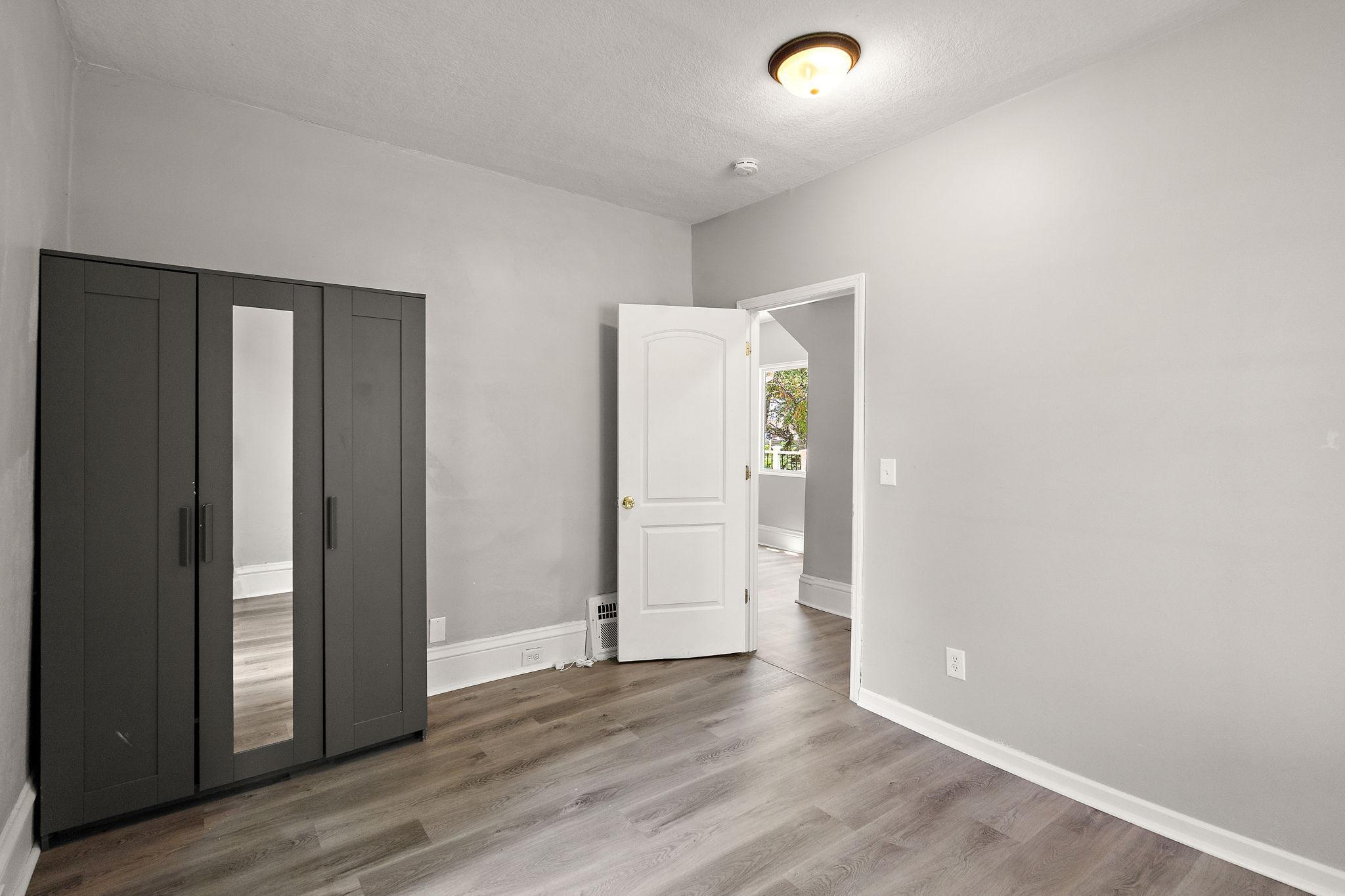 View of Residential Income at 820 18th Avenue, Minneapolis MN 55411, Minneapolis (28 of 34) - Mike Wilen | Minnesota Team Real Estate