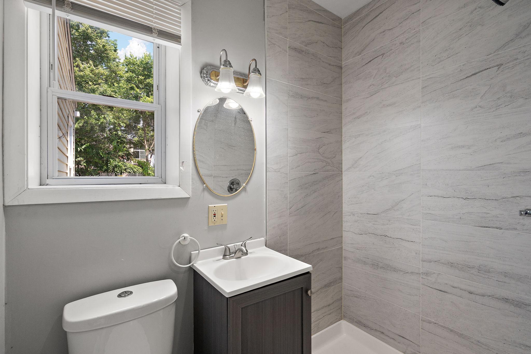View of Residential Income at 820 18th Avenue, Minneapolis MN 55411, Minneapolis (3 of 34) - Mike Wilen | Minnesota Team Real Estate