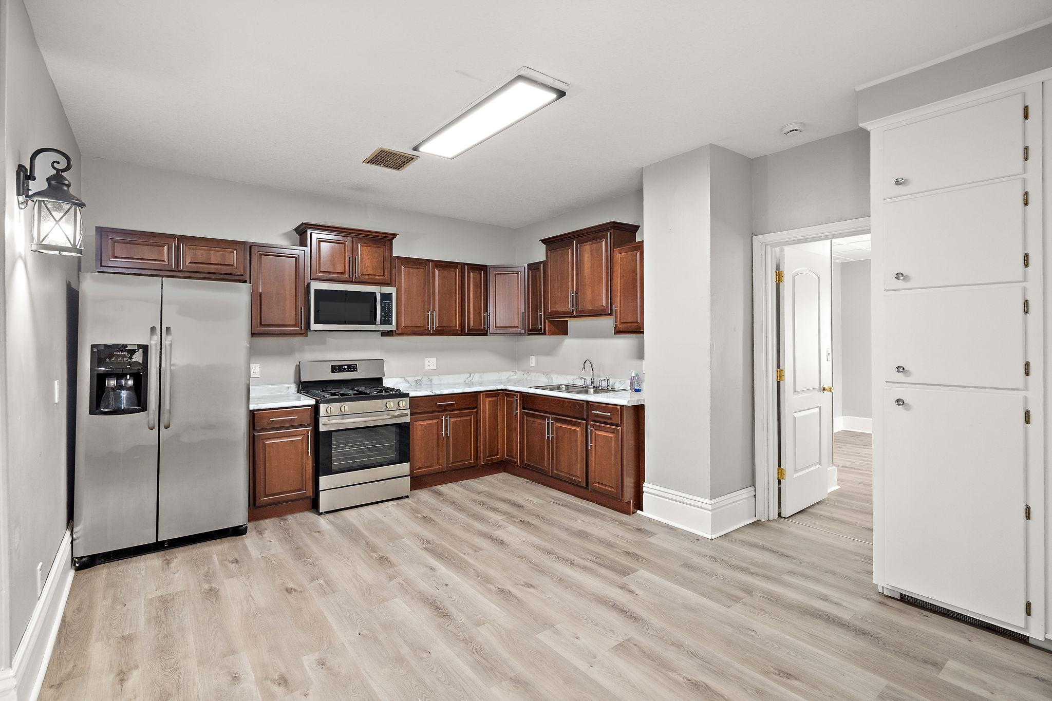 View of Residential Income at 820 18th Avenue, Minneapolis MN 55411, Minneapolis (19 of 34) - Mike Wilen | Minnesota Team Real Estate