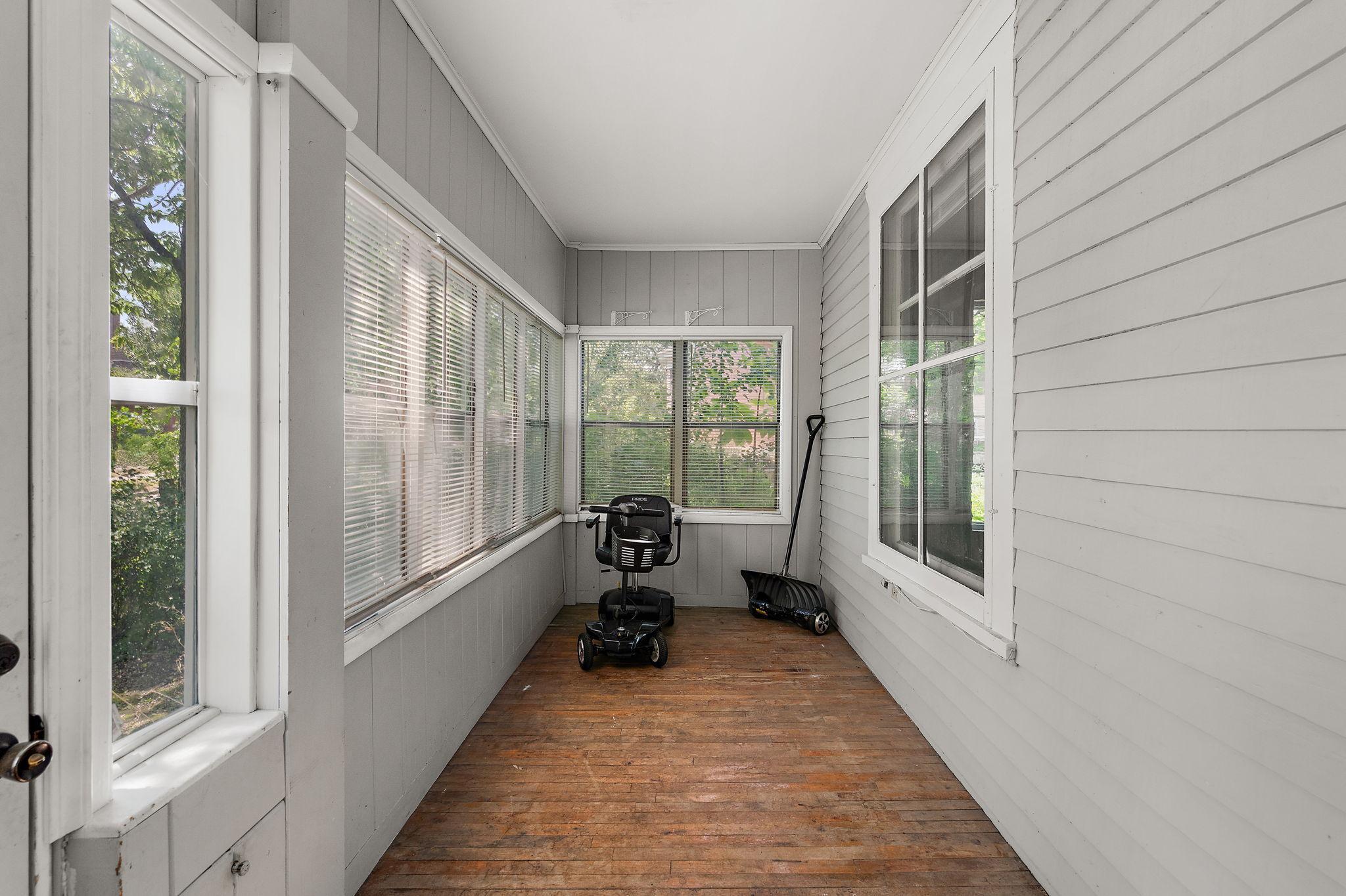 View of Residential Income at 820 18th Avenue, Minneapolis MN 55411, Minneapolis (17 of 34) - Mike Wilen | Minnesota Team Real Estate