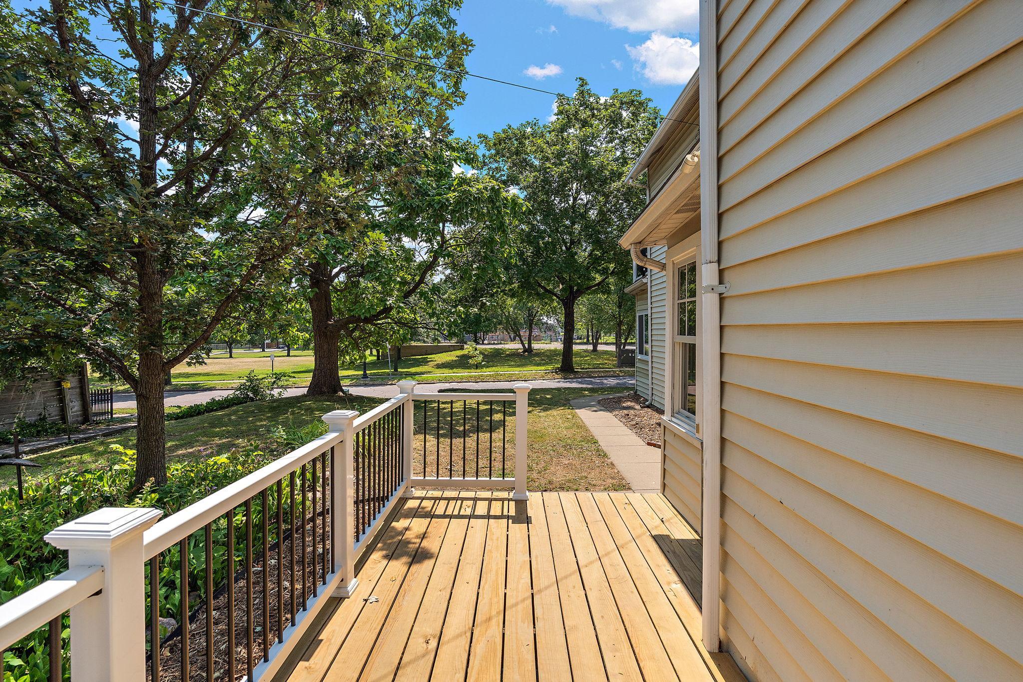 View of Residential Income at 820 18th Avenue, Minneapolis MN 55411, Minneapolis (13 of 34) - Mike Wilen | Minnesota Team Real Estate