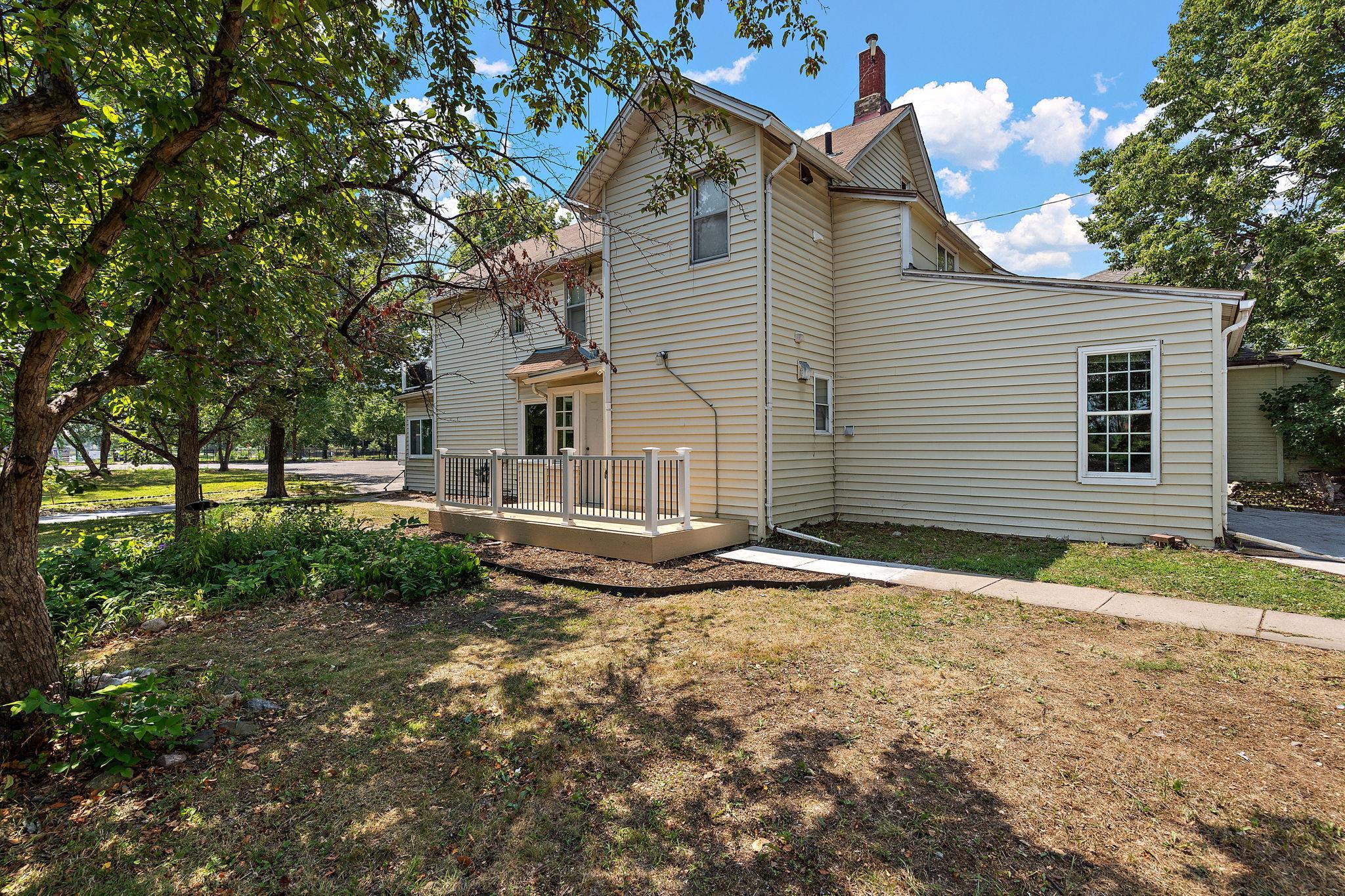 View of Residential Income at 820 18th Avenue, Minneapolis MN 55411, Minneapolis (10 of 34) - Mike Wilen | Minnesota Team Real Estate