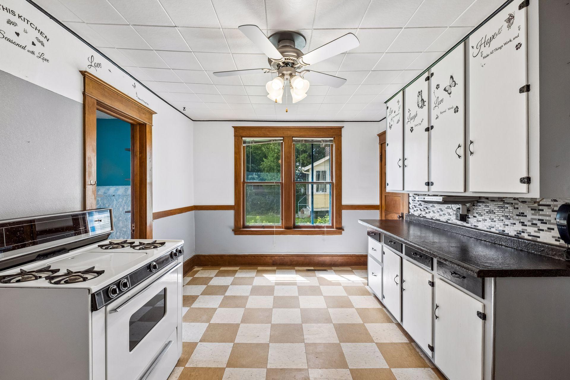 View of Residential at 810 Randolph Avenue, Saint Paul MN 55102, Saint Paul (11 of 28) - Mike Wilen | Minnesota Team Real Estate