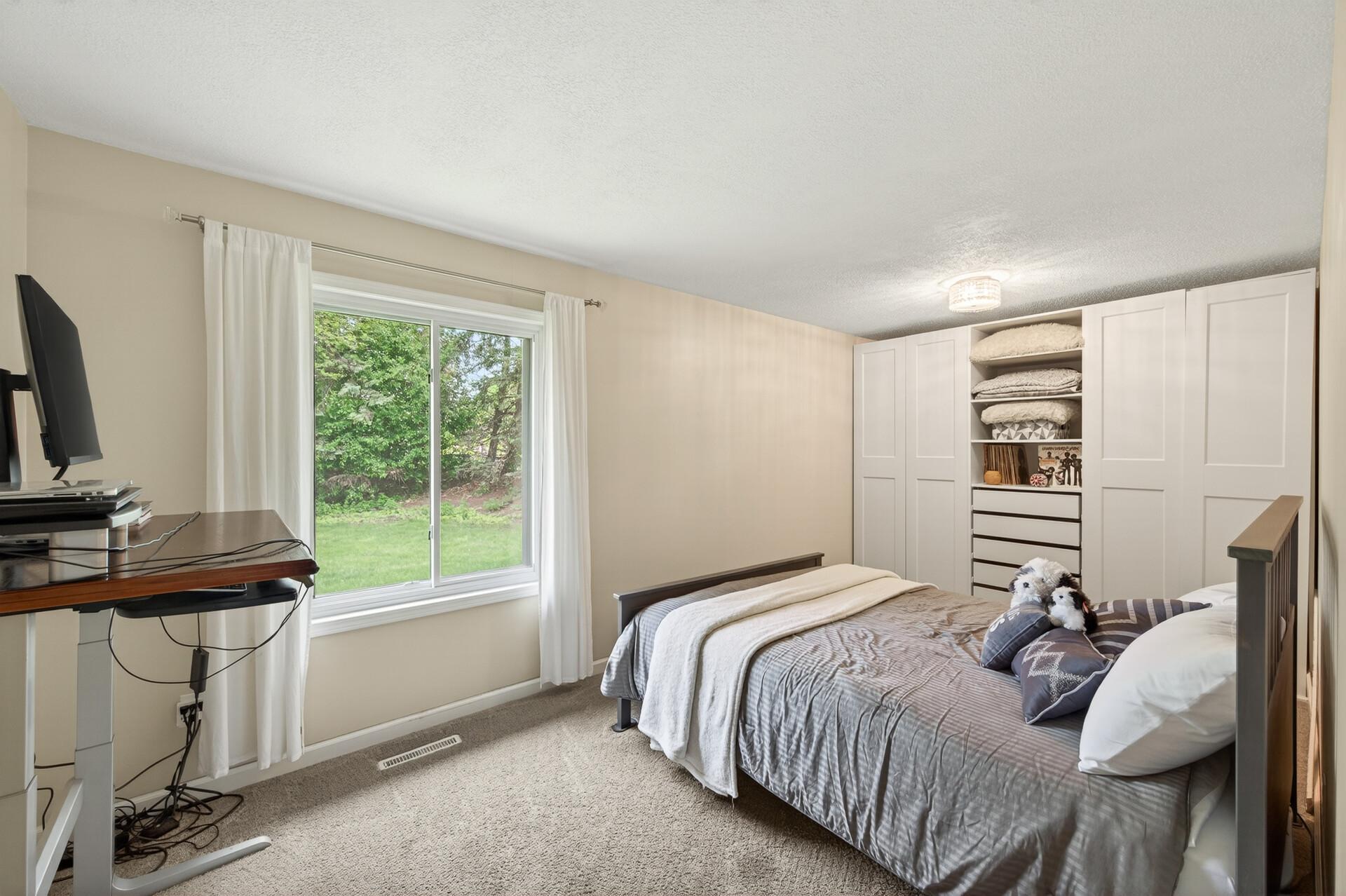 View of Residential at 9601 Lonsdale Circle, Minnetonka MN 55305, Minnetonka (17 of 27) - Mike Wilen | Minnesota Team Real Estate