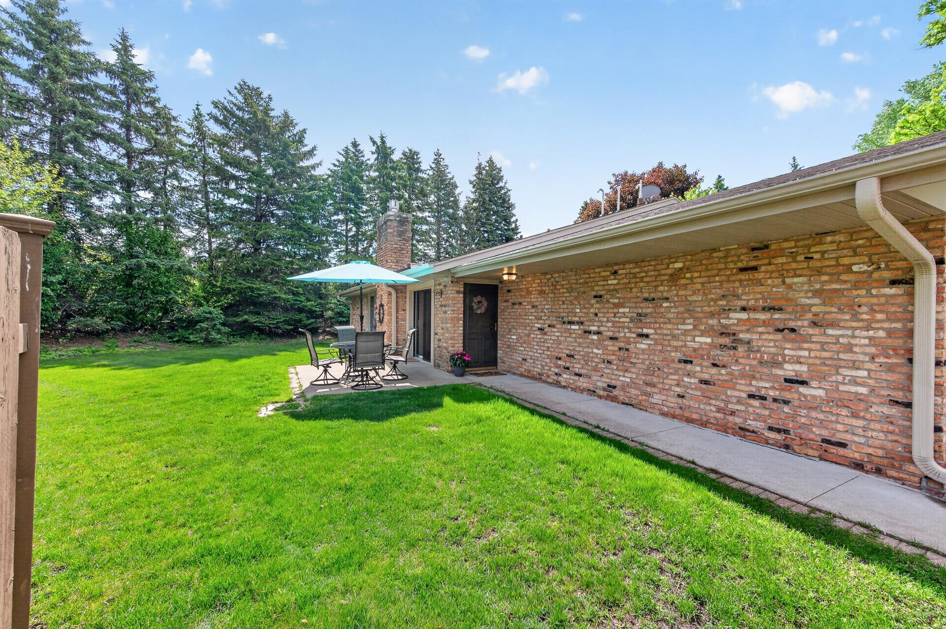 View of Residential at 9601 Lonsdale Circle, Minnetonka MN 55305, Minnetonka (19 of 27) - Mike Wilen | Minnesota Team Real Estate