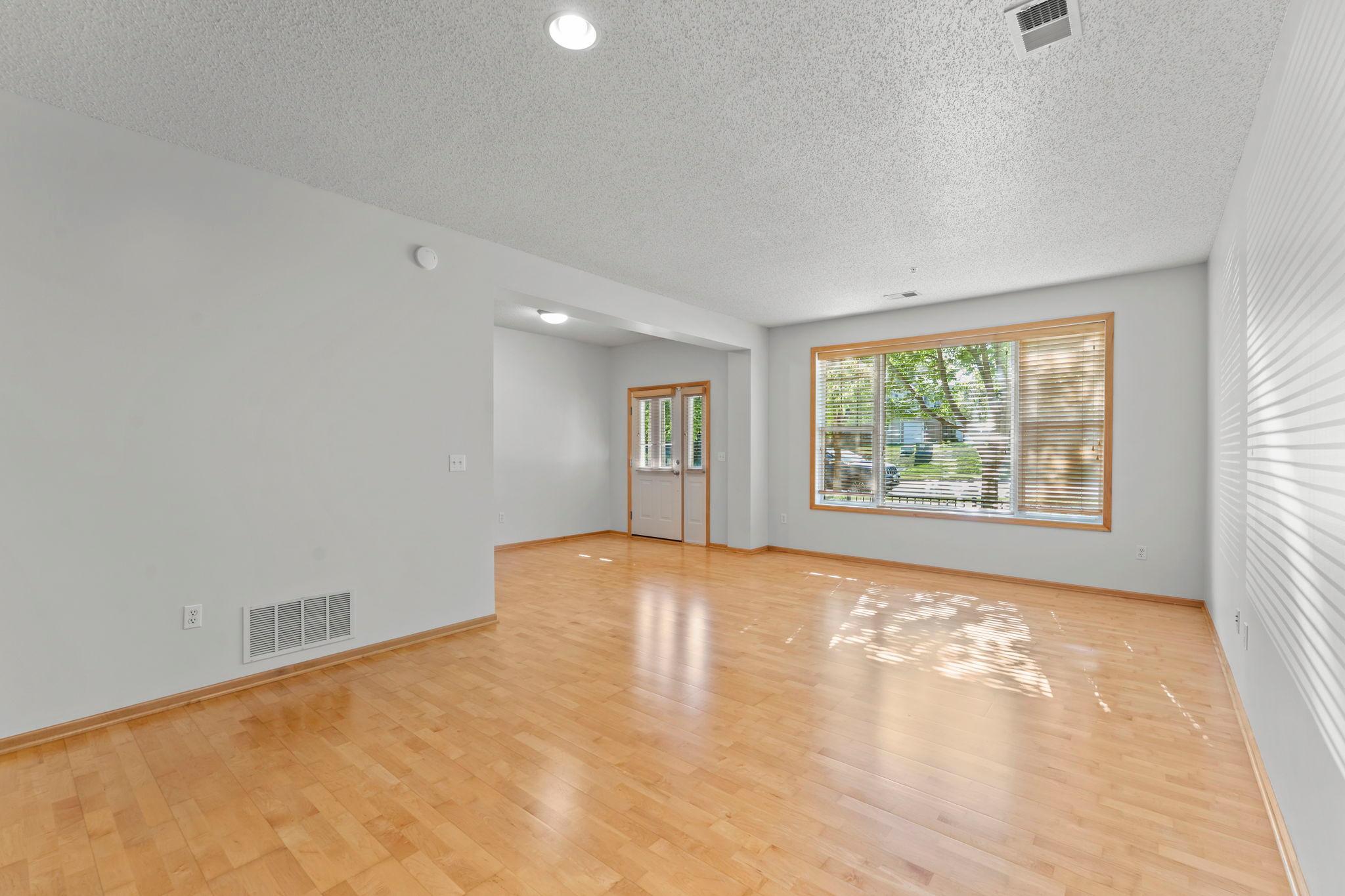 View of Residential at 11159 Kinsley Street, Eden Prairie MN 55344, Eden Prairie (13 of 56) - Mike Wilen | Minnesota Team Real Estate