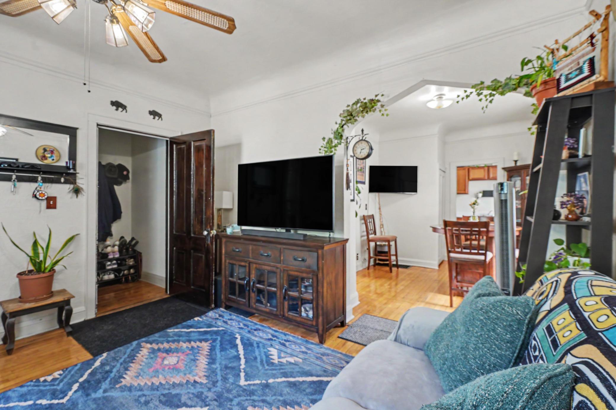 View of Residential Income at 2720 Grand Avenue, Minneapolis MN 55408, Minneapolis (7 of 33) - Mike Wilen | Minnesota Team Real Estate