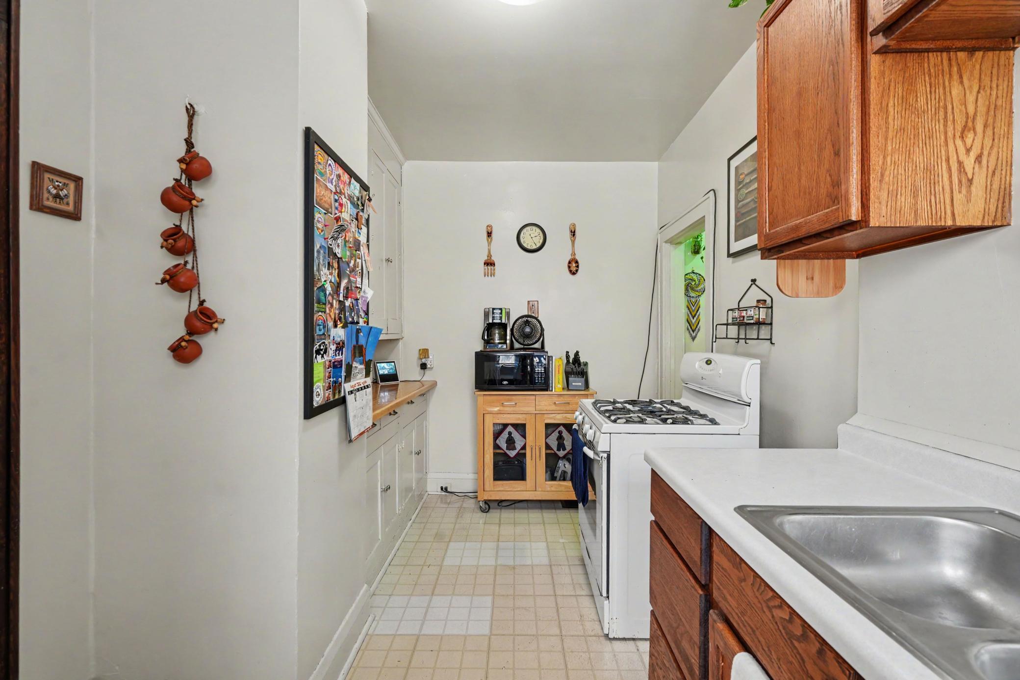 View of Residential Income at 2720 Grand Avenue, Minneapolis MN 55408, Minneapolis (3 of 33) - Mike Wilen | Minnesota Team Real Estate