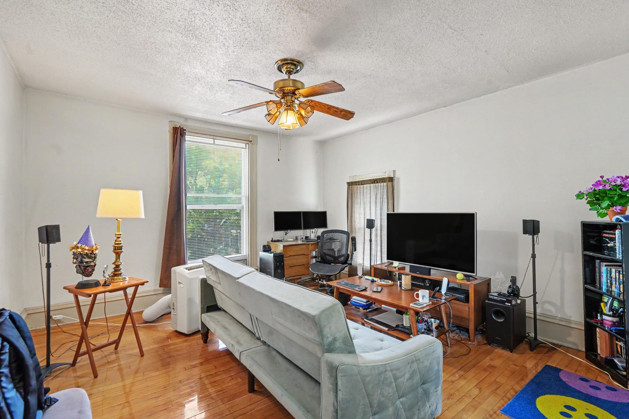 View of Residential Income at 2720 Grand Avenue, Minneapolis MN 55408, Minneapolis (17 of 33) - Mike Wilen | Minnesota Team Real Estate
