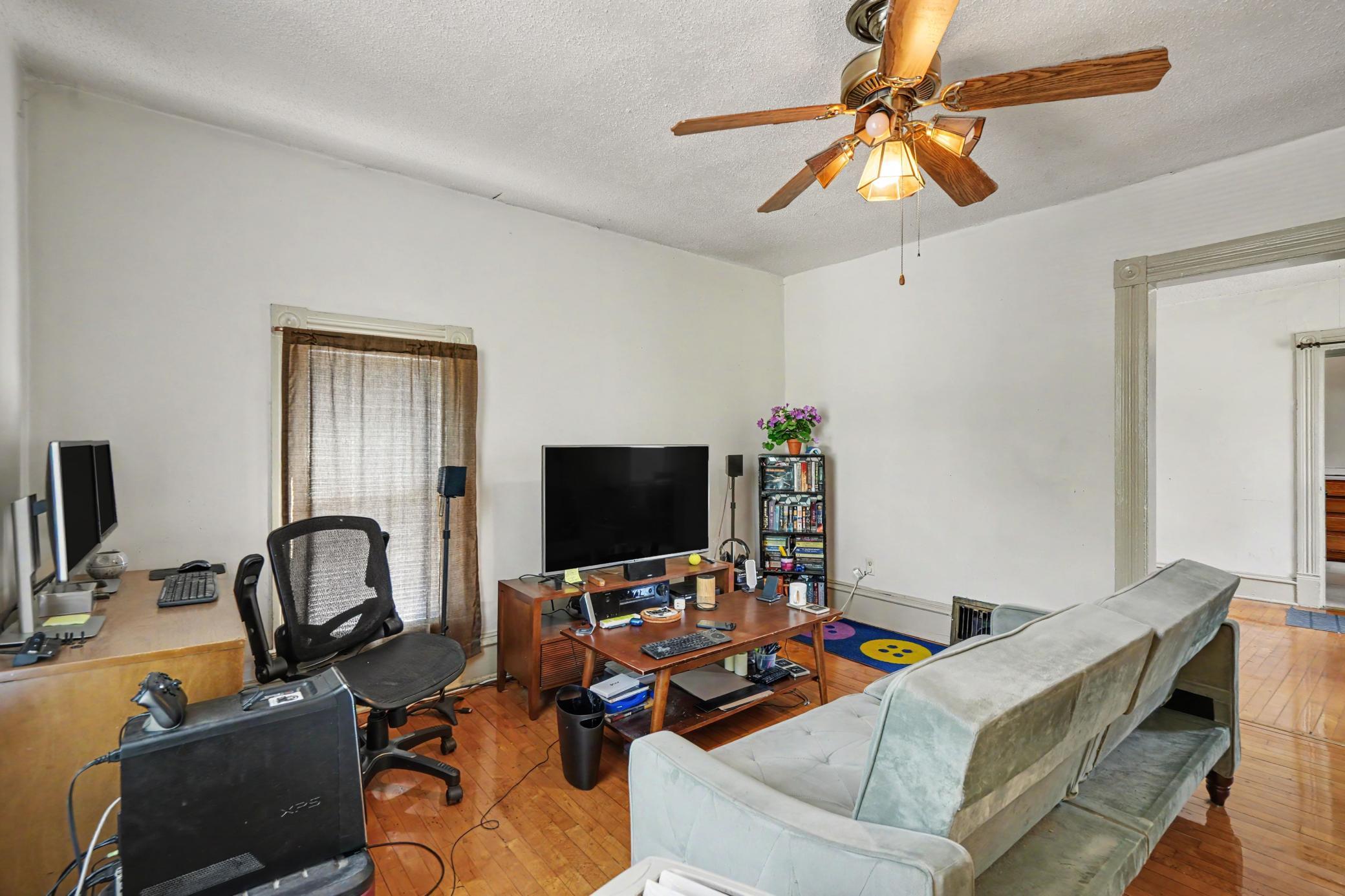 View of Residential Income at 2720 Grand Avenue, Minneapolis MN 55408, Minneapolis (16 of 33) - Mike Wilen | Minnesota Team Real Estate