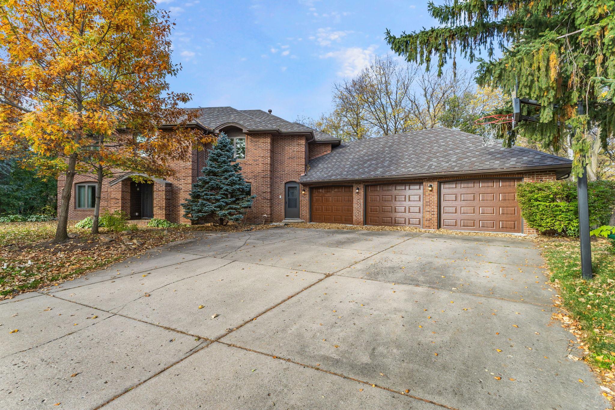 View of Residential at 9581 Oxborough Curve, Bloomington MN 55437, Bloomington (2 of 3) - Mike Wilen | Minnesota Team Real Estate