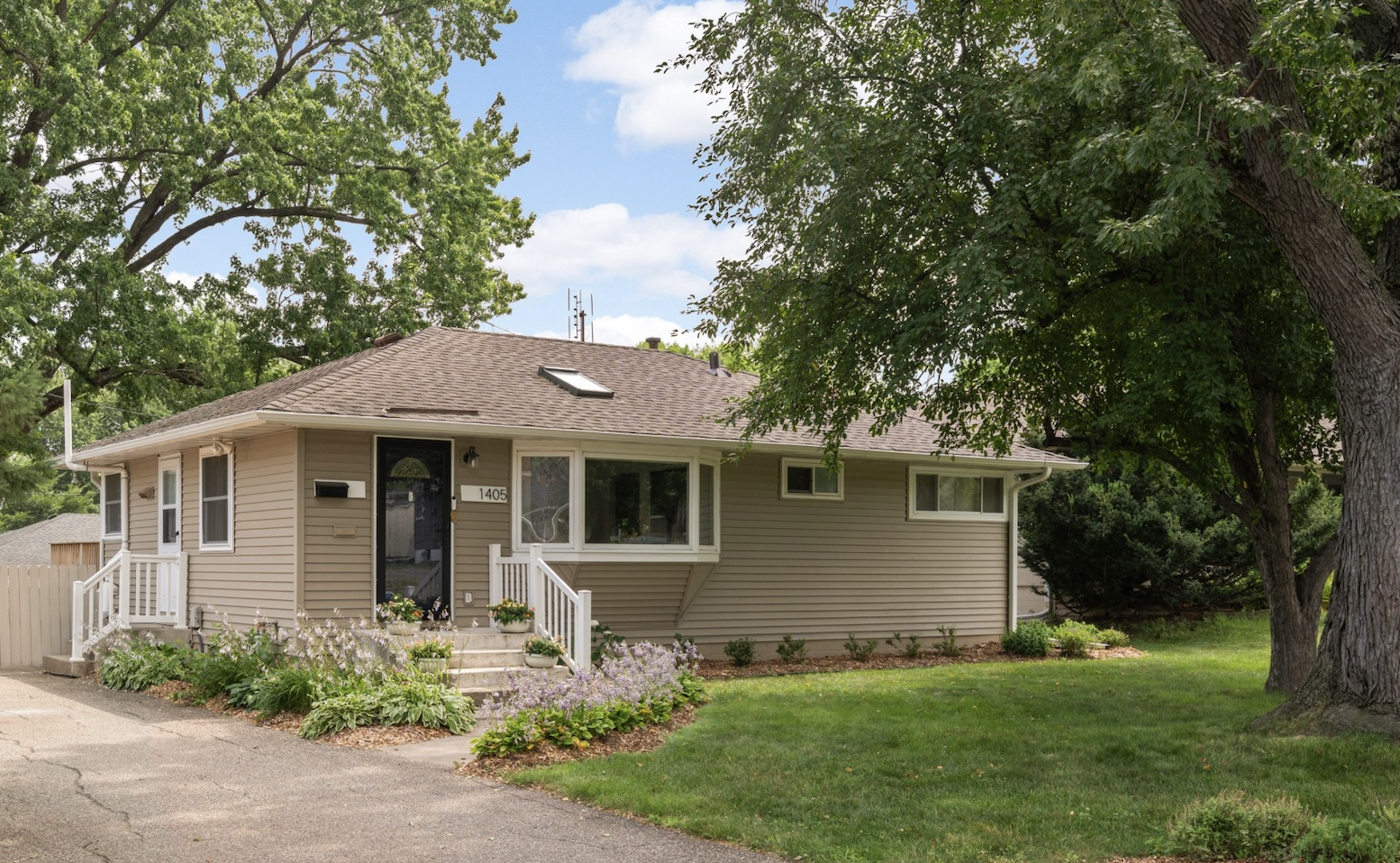 View of Single Family at 1405 Independence Avenue, Saint Louis Park - Mike Wilen | Minnesota Team Real Estate