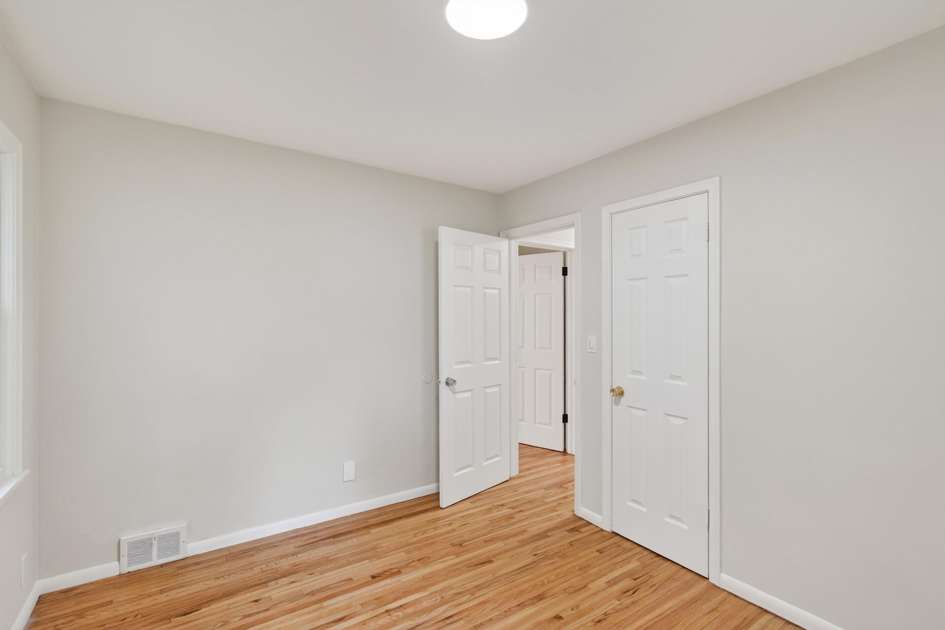 View of Residential at 1859 Hoyt Avenue, Saint Paul MN 55119, Saint Paul (10 of 25) - Mike Wilen | Minnesota Team Real Estate