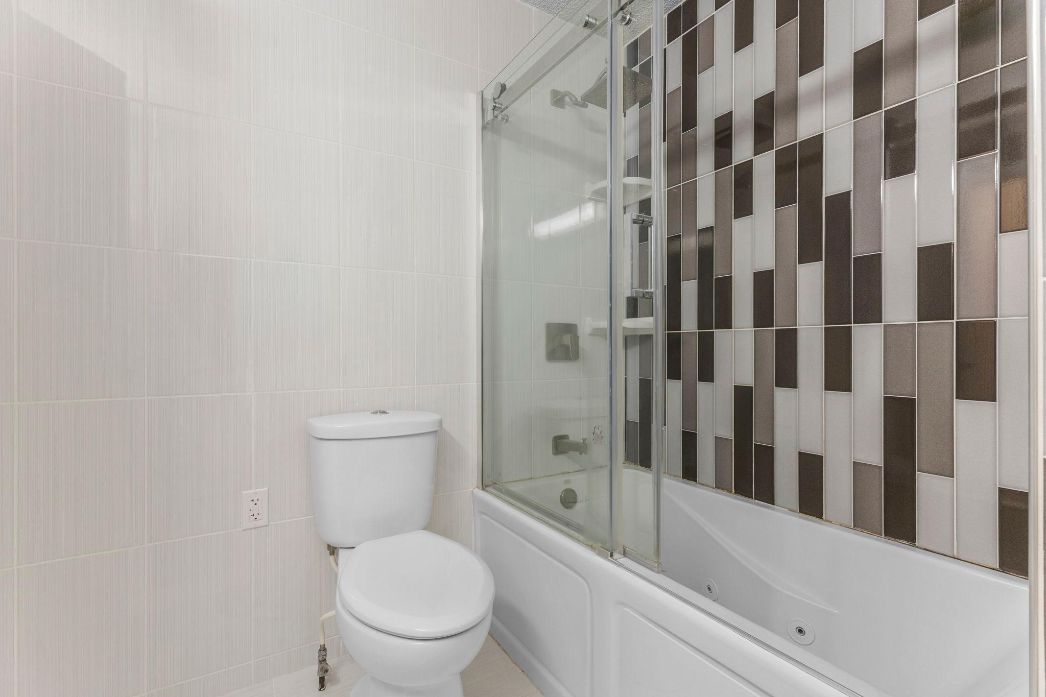 View of Residential at 403 Pierce Street, Minneapolis MN 55413, Minneapolis (21 of 76) - Mike Wilen | Minnesota Team Real Estate
