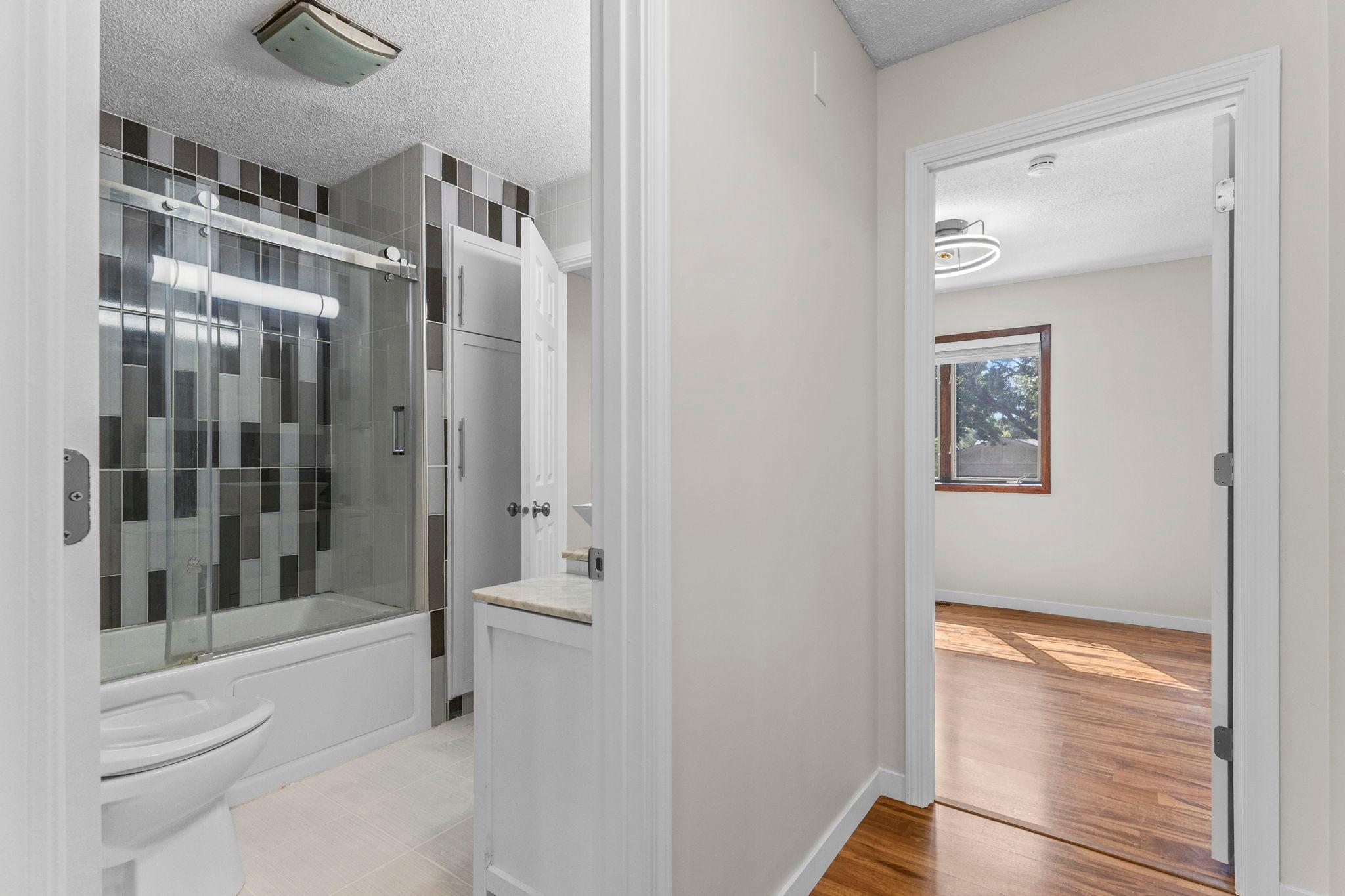 View of Residential at 403 Pierce Street, Minneapolis MN 55413, Minneapolis (19 of 76) - Mike Wilen | Minnesota Team Real Estate