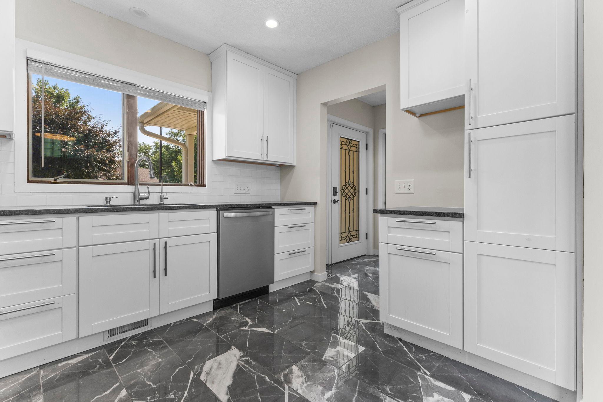 View of Residential at 403 Pierce Street, Minneapolis MN 55413, Minneapolis (7 of 76) - Mike Wilen | Minnesota Team Real Estate
