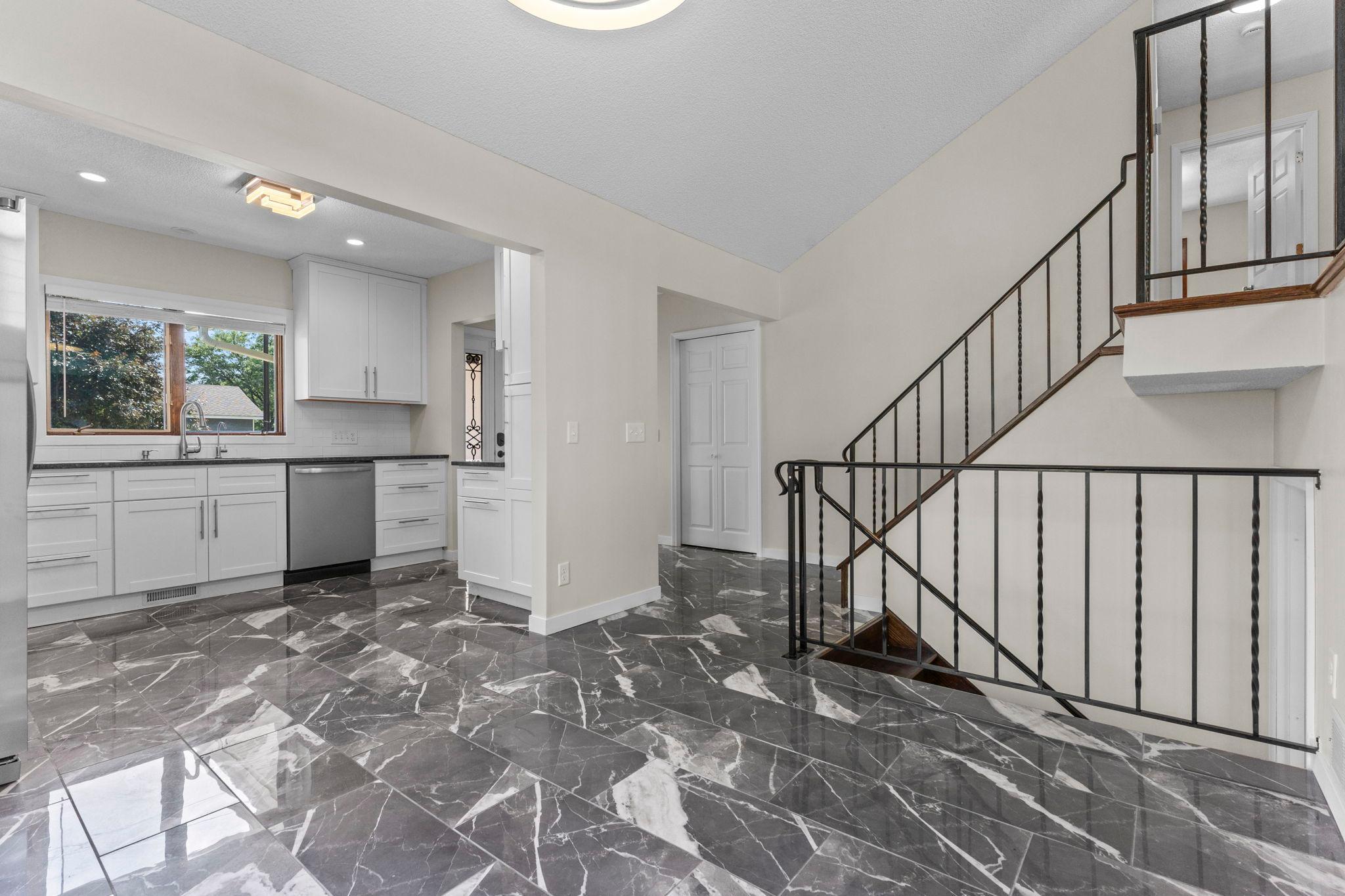 View of Residential at 403 Pierce Street, Minneapolis MN 55413, Minneapolis (13 of 76) - Mike Wilen | Minnesota Team Real Estate