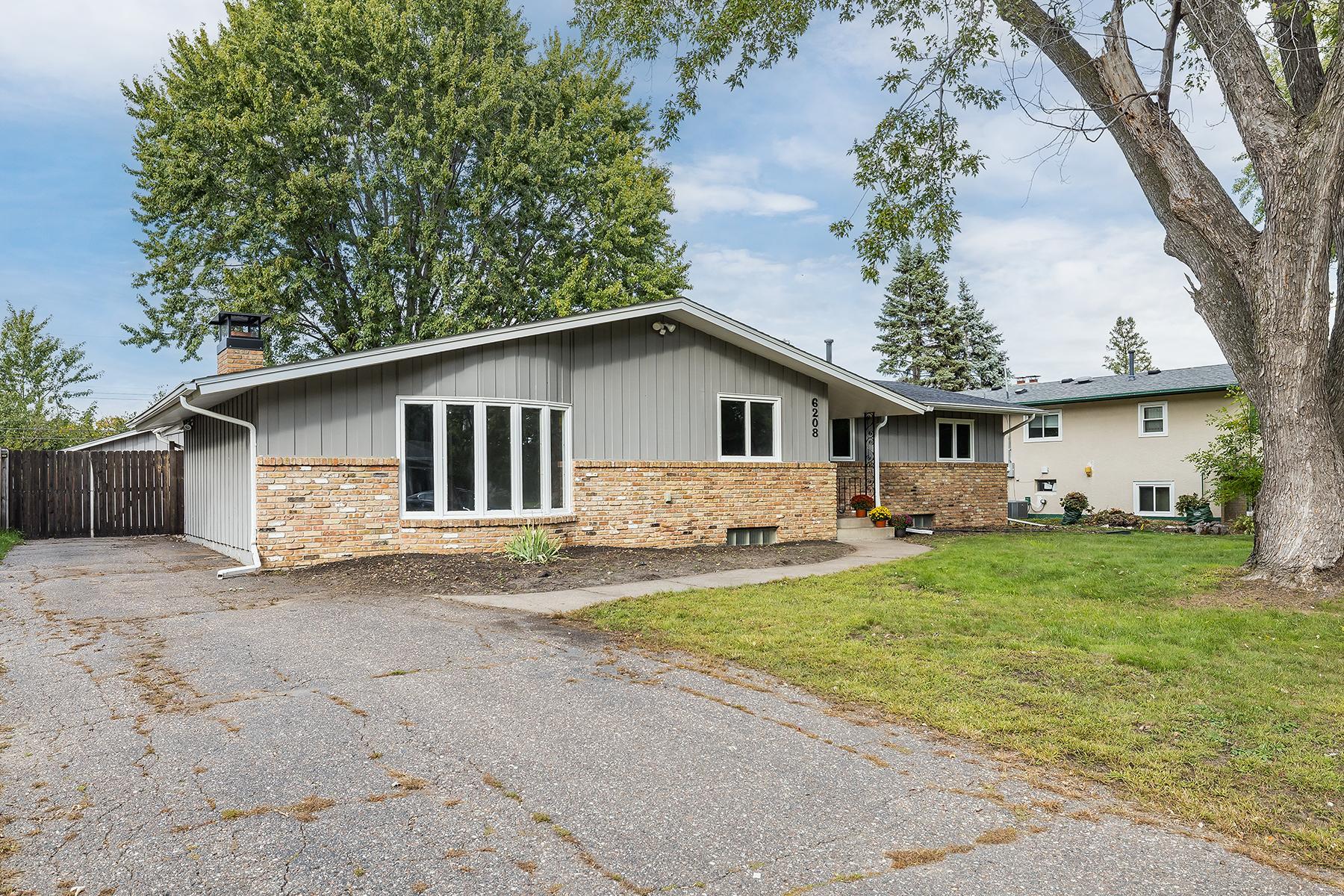 View of Residential at 6208 81st Avenue, Brooklyn Park MN 55443, Brooklyn Park (3 of 36) - Mike Wilen | Minnesota Team Real Estate