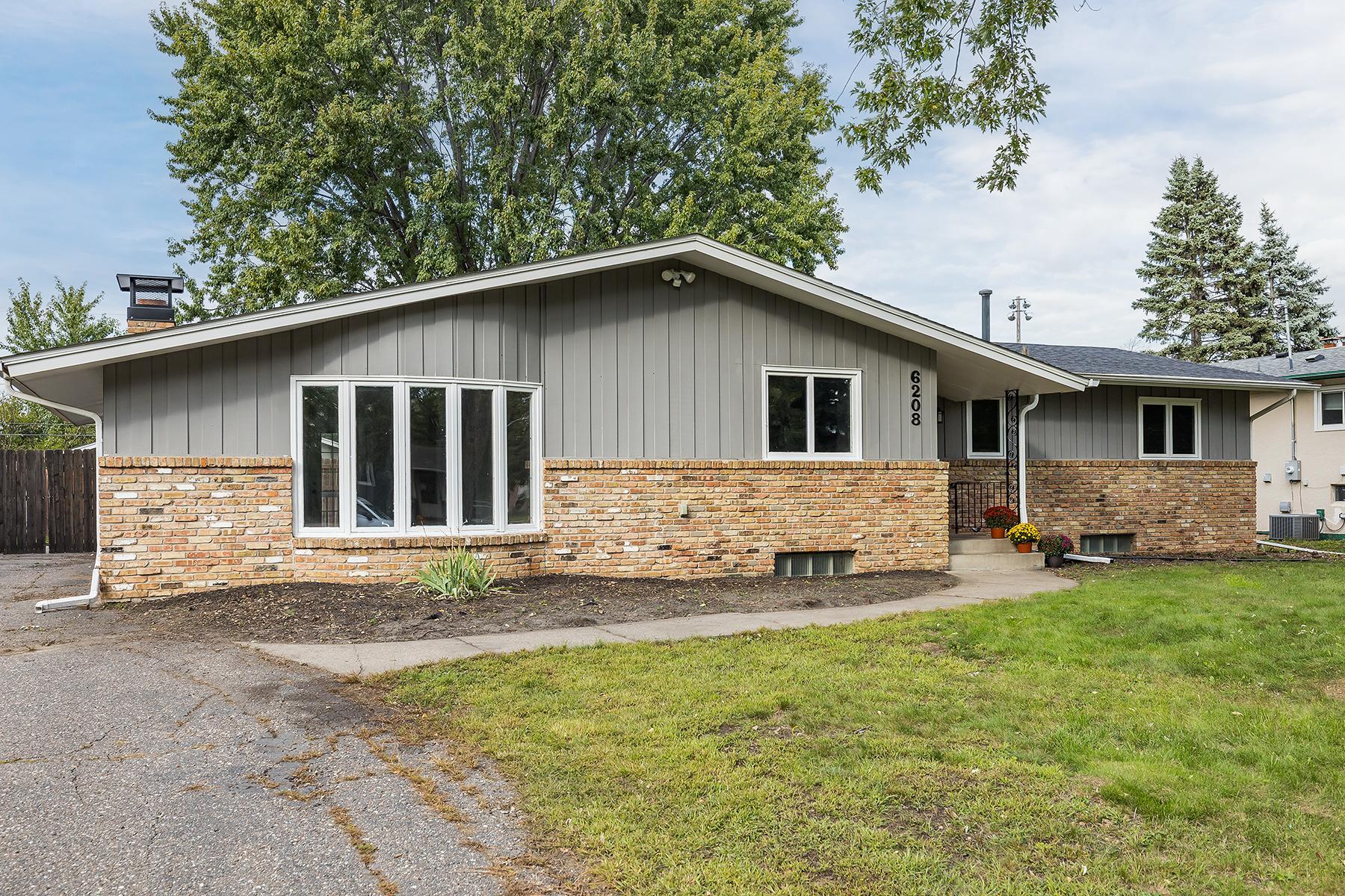 View of Residential at 6208 81st Avenue, Brooklyn Park MN 55443, Brooklyn Park (2 of 36) - Mike Wilen | Minnesota Team Real Estate