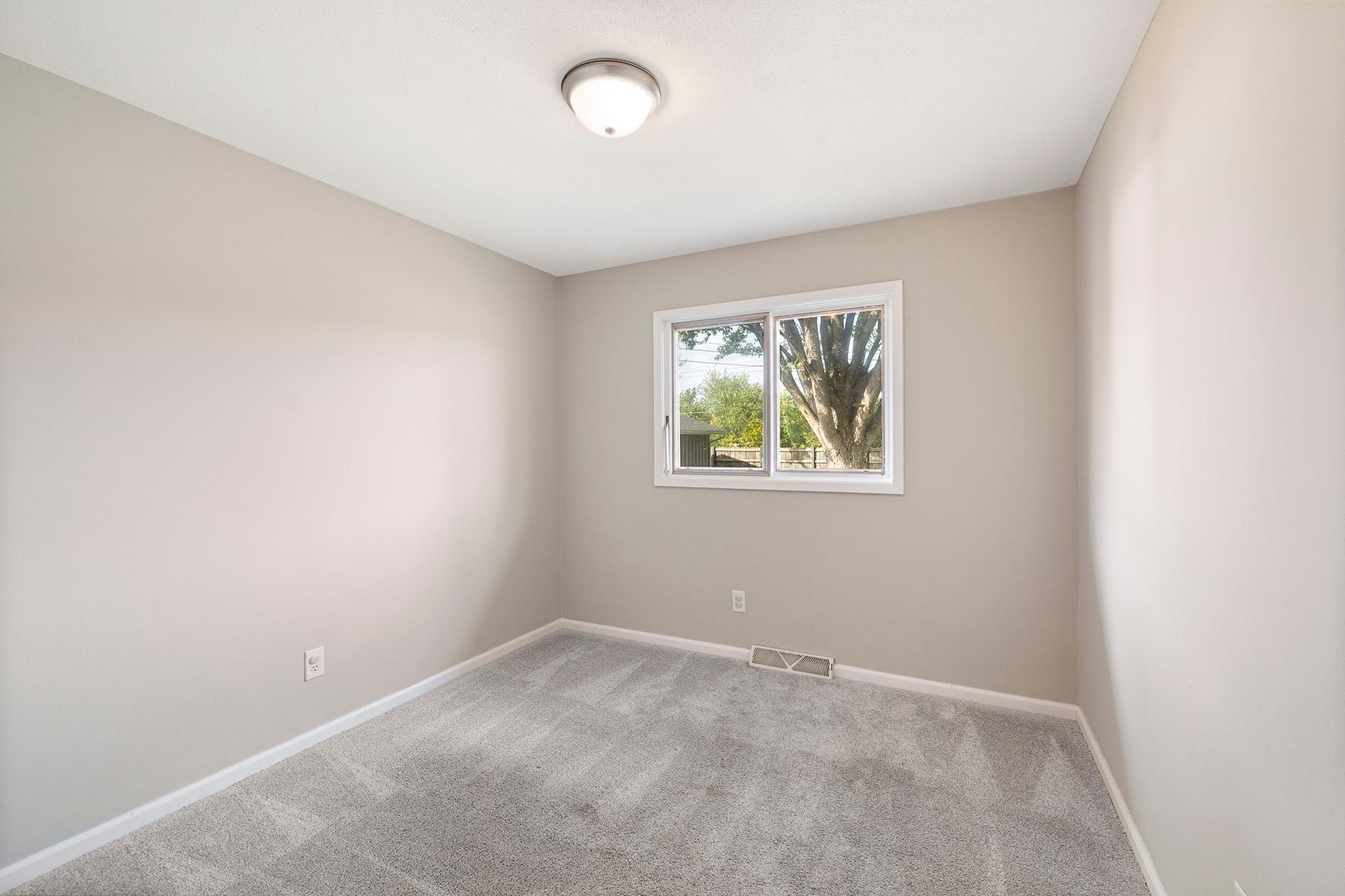 View of Residential at 6208 81st Avenue, Brooklyn Park MN 55443, Brooklyn Park (23 of 36) - Mike Wilen | Minnesota Team Real Estate