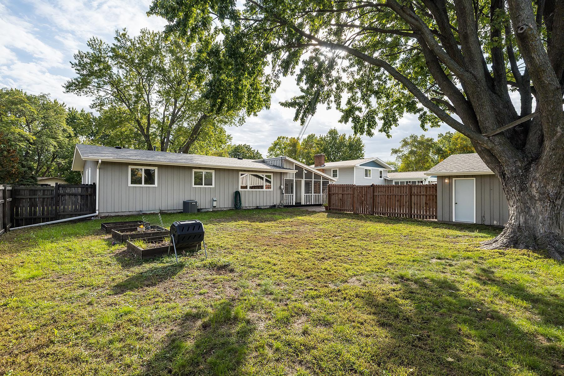 View of Residential at 6208 81st Avenue, Brooklyn Park MN 55443, Brooklyn Park (32 of 36) - Mike Wilen | Minnesota Team Real Estate