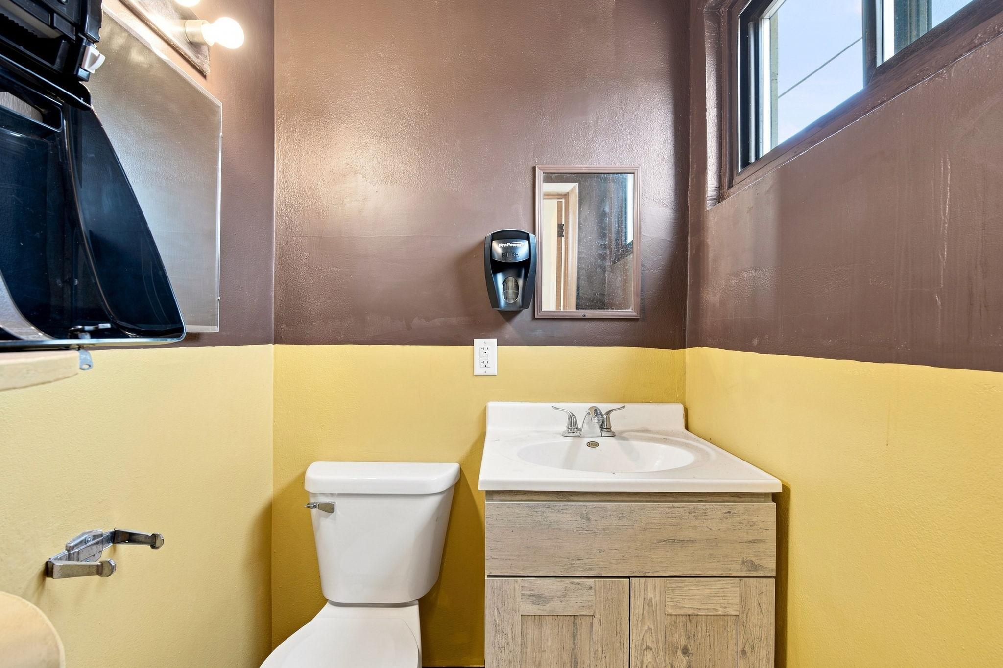 View of Commercial Sale at 980 Dale Street, Saint Paul MN 55117, Saint Paul (23 of 49) - Mike Wilen | Minnesota Team Real Estate