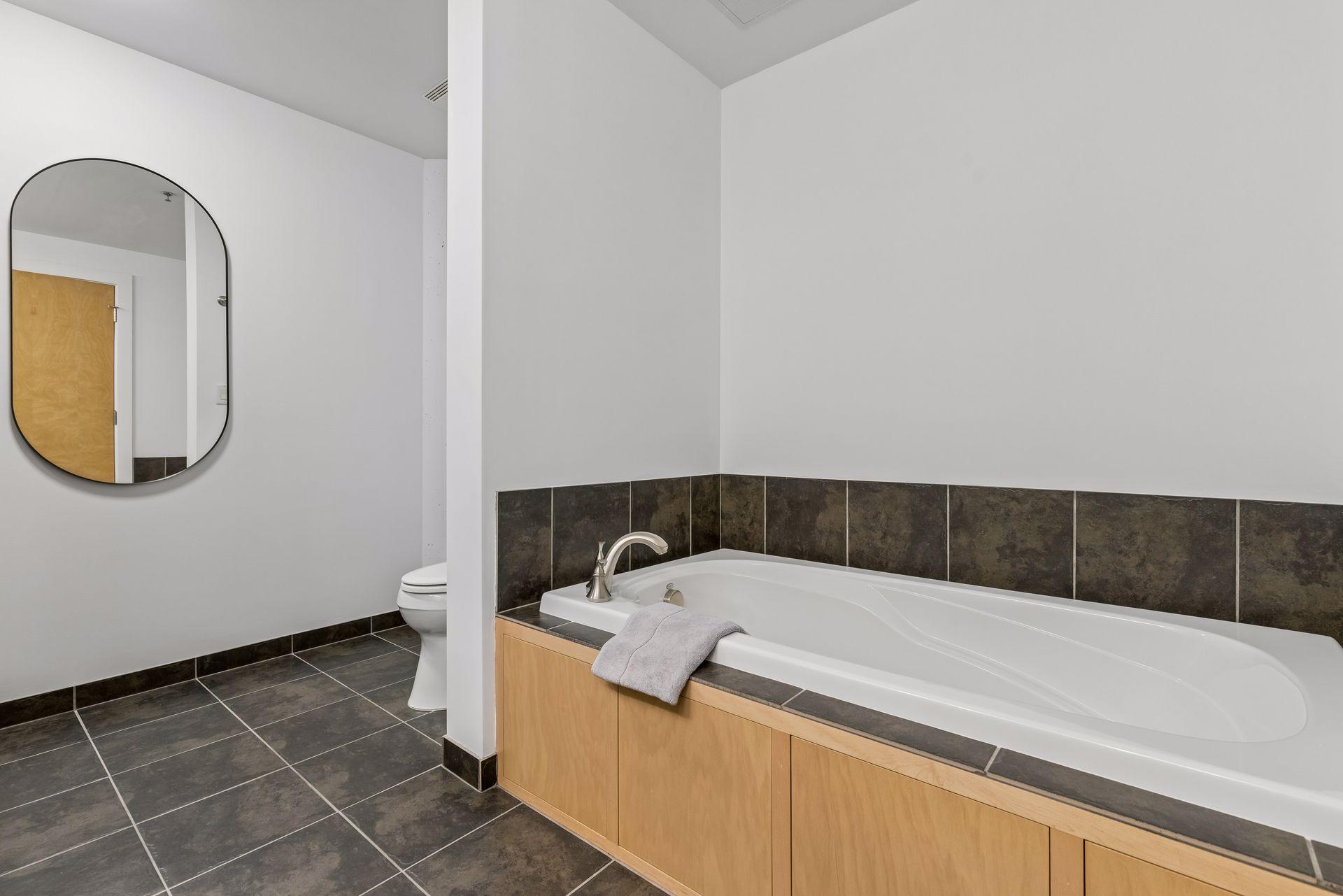 View of Residential at 215 10th Avenue #633, Minneapolis MN 55415, Minneapolis (17 of 40) - Mike Wilen | Minnesota Team Real Estate