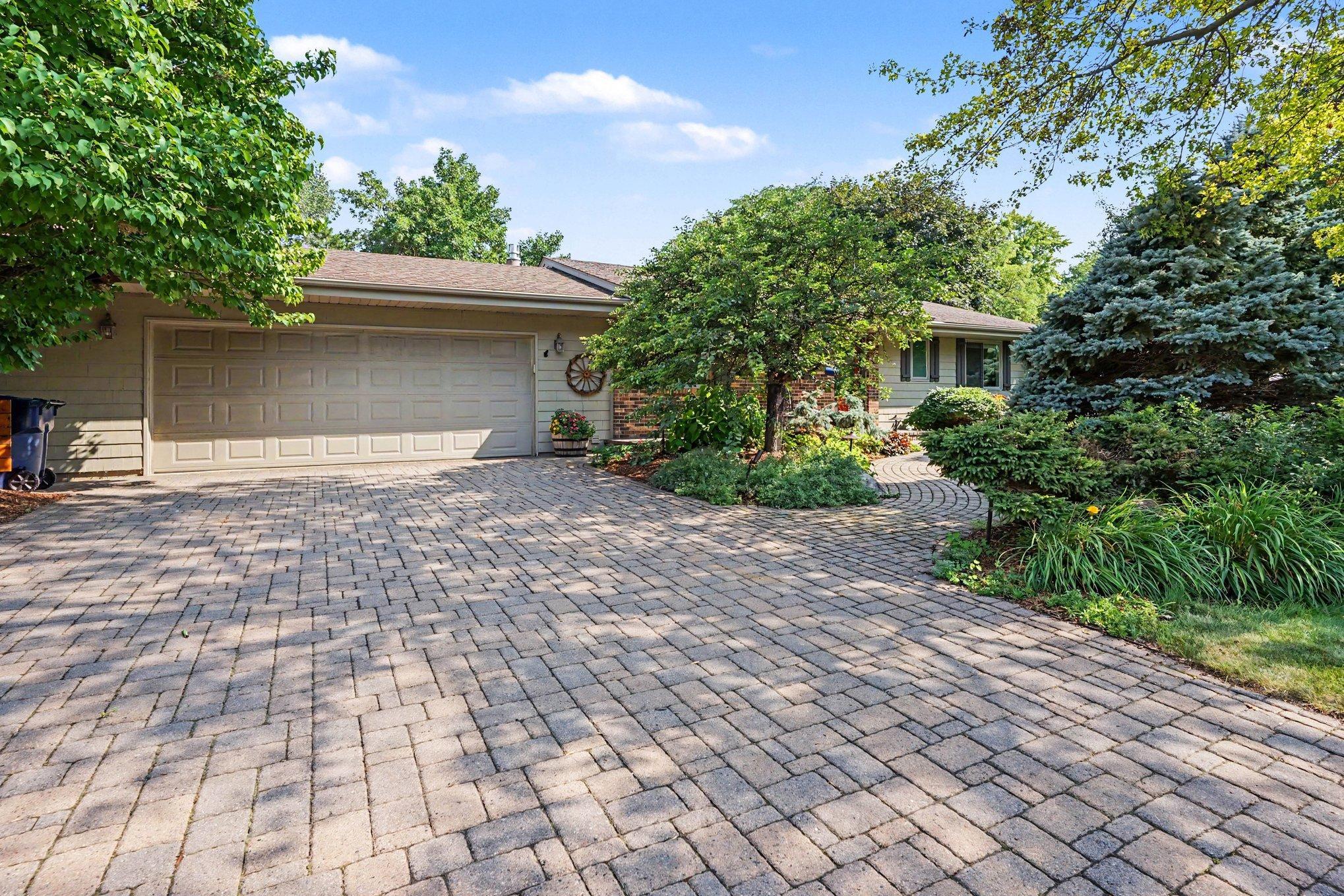 View of Residential at 11501 Keating Avenue, Burnsville MN 55337, Burnsville (2 of 31) - Mike Wilen | Minnesota Team Real Estate