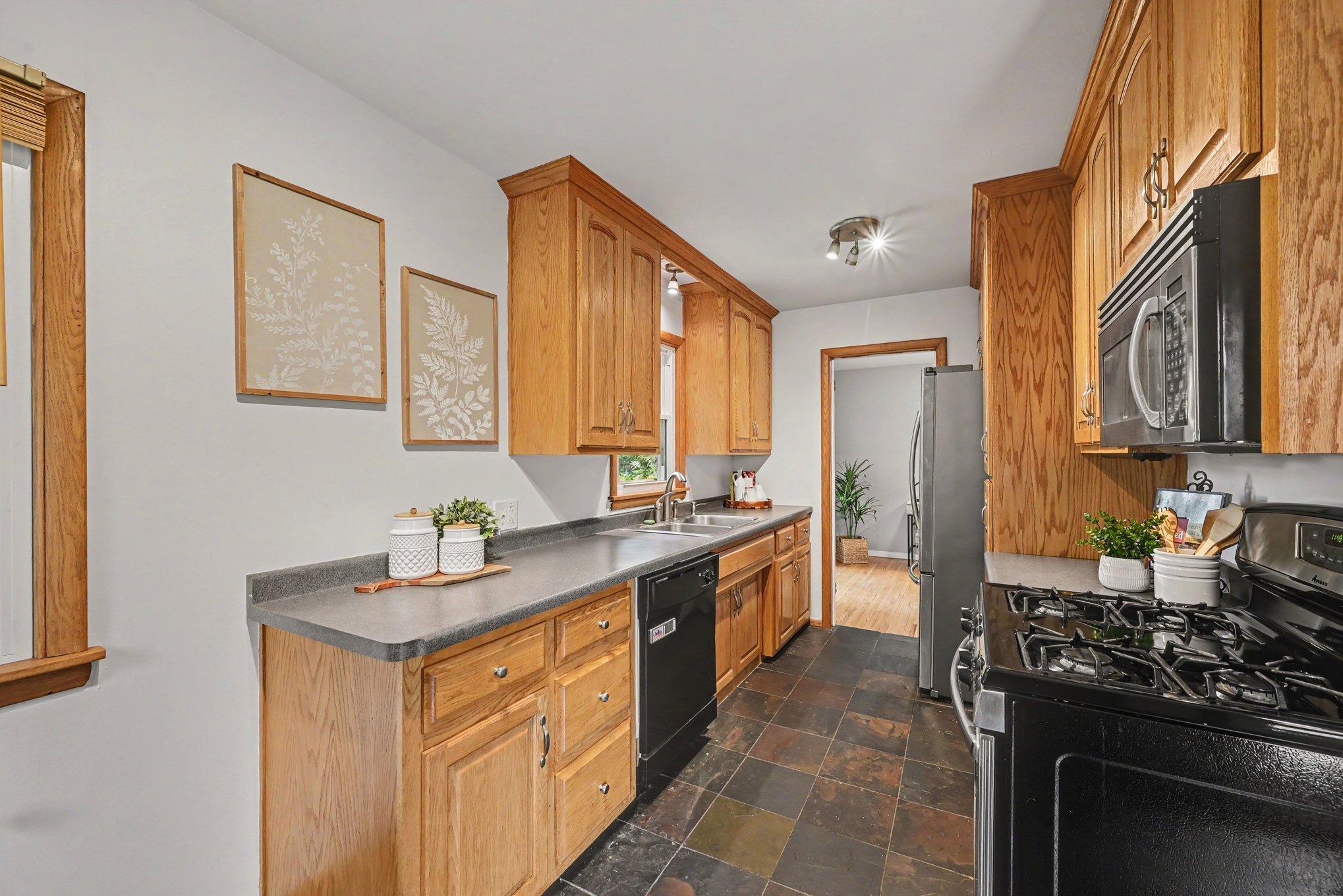 View of Residential at 2733 Parkview Boulevard, Robbinsdale MN 55422, Robbinsdale (7 of 19) - Mike Wilen | Minnesota Team Real Estate