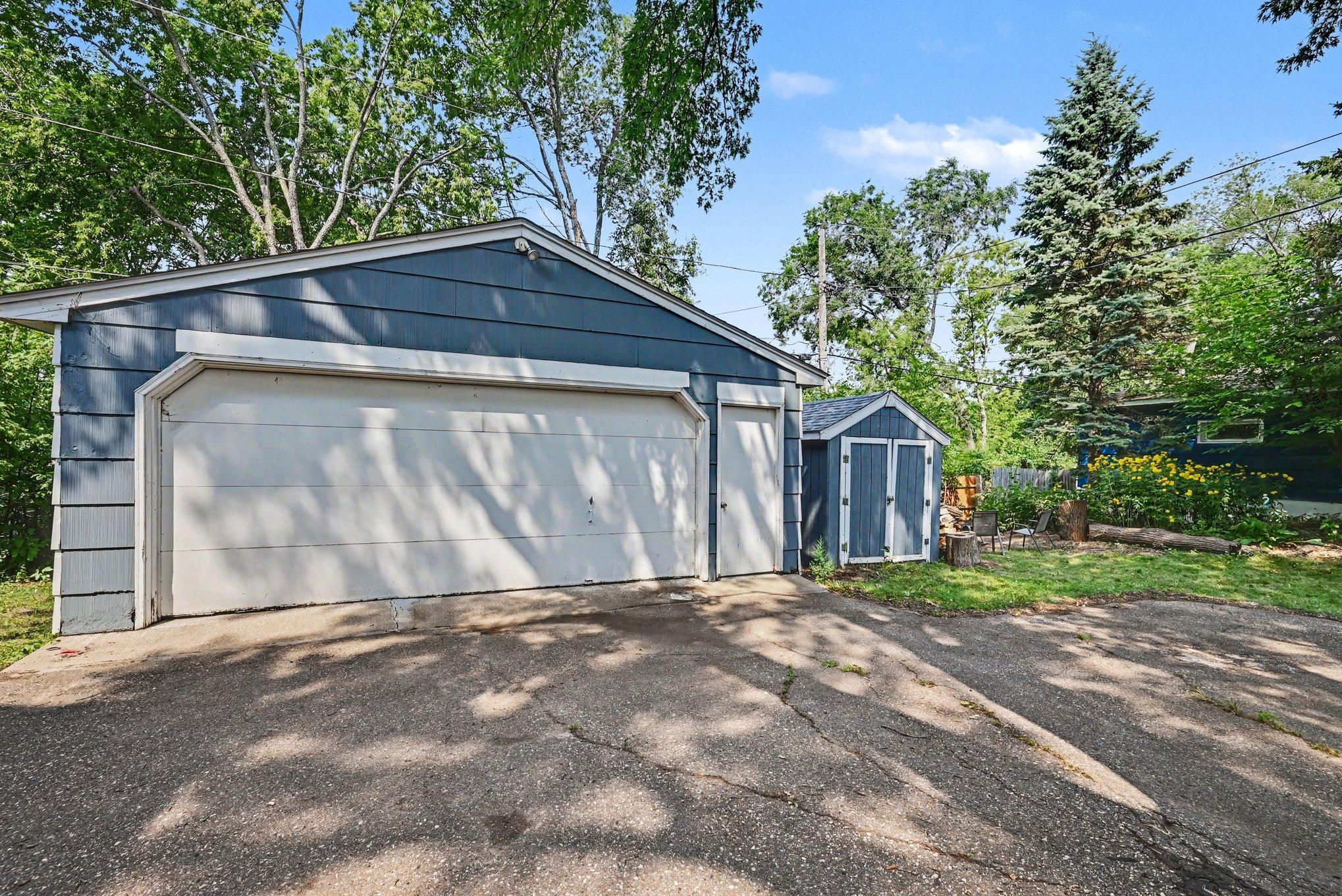 View of Residential at 2733 Parkview Boulevard, Robbinsdale MN 55422, Robbinsdale (17 of 19) - Mike Wilen | Minnesota Team Real Estate