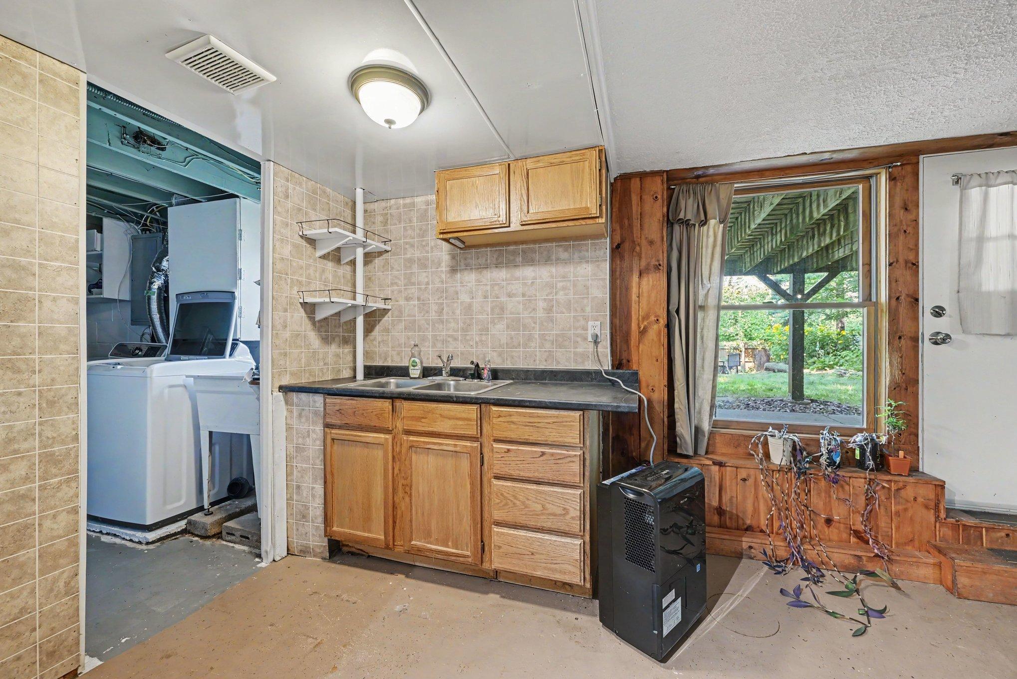 View of Residential at 2733 Parkview Boulevard, Robbinsdale MN 55422, Robbinsdale (14 of 19) - Mike Wilen | Minnesota Team Real Estate