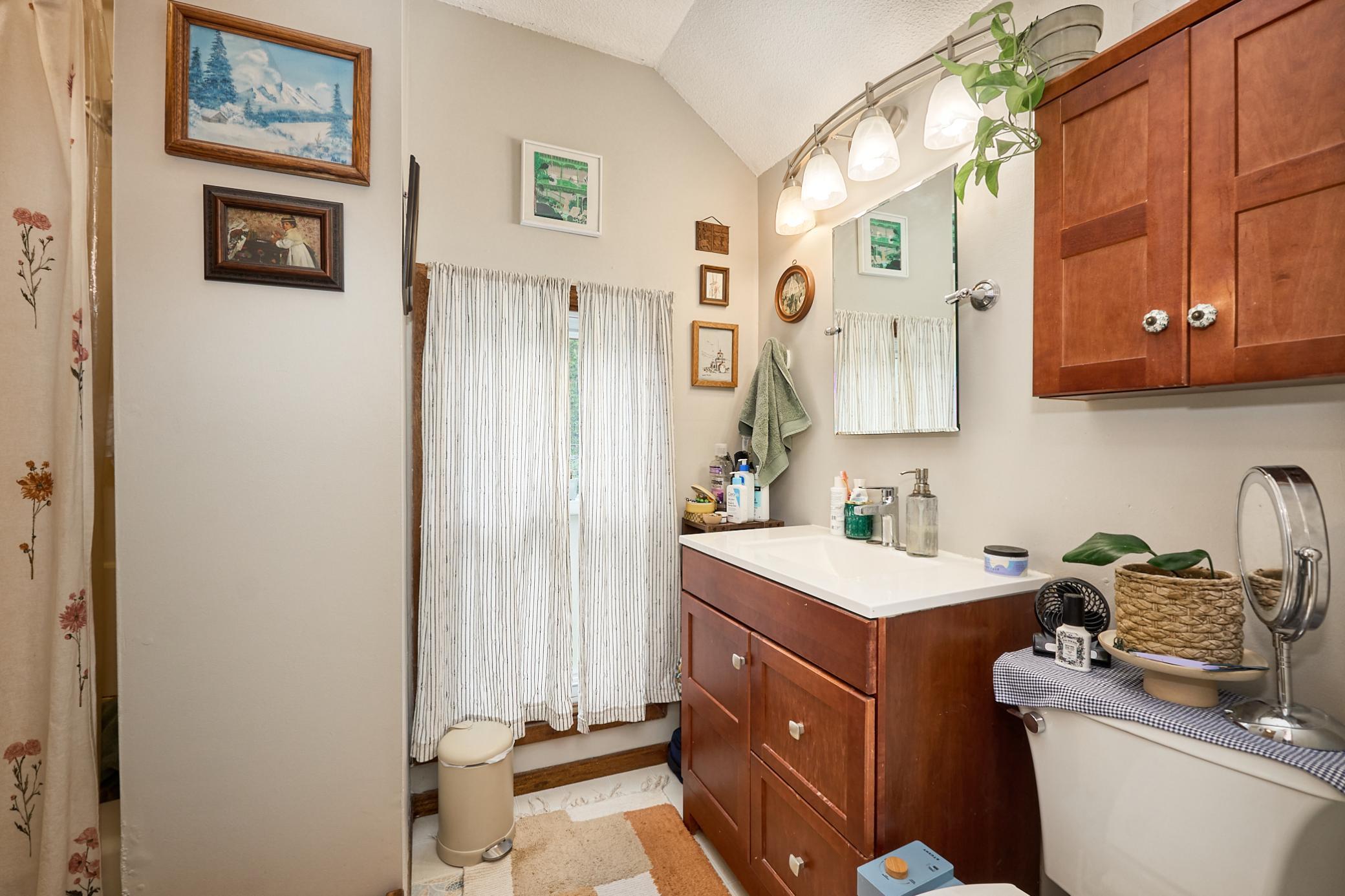 View of Residential Income at 3044 Fremont Avenue, Minneapolis MN 55408, Minneapolis (48 of 51) - Mike Wilen | Minnesota Team Real Estate