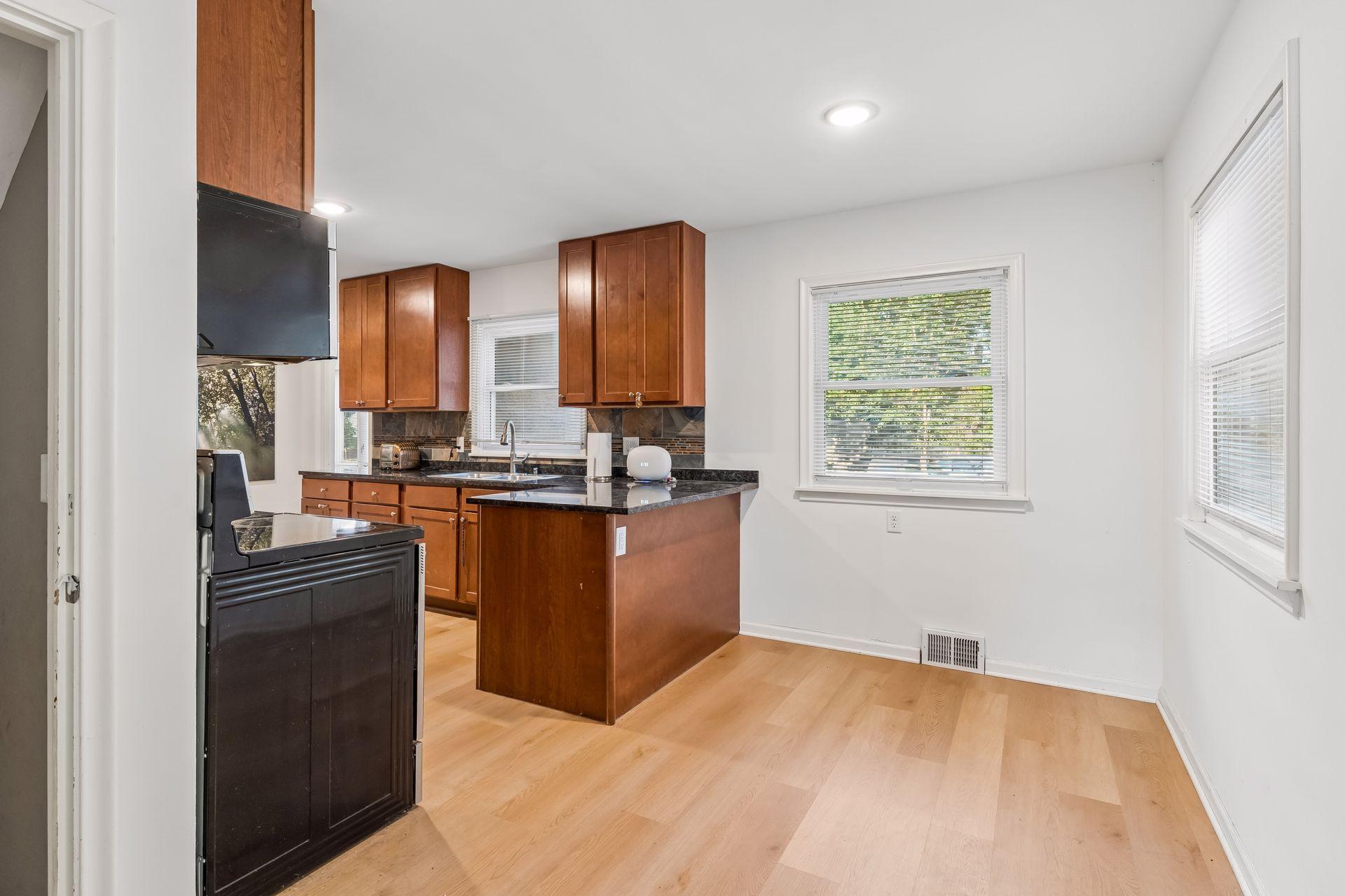 View of Residential at 409 Milton Street, Saint Paul MN 55102, Saint Paul (14 of 49) - Mike Wilen | Minnesota Team Real Estate