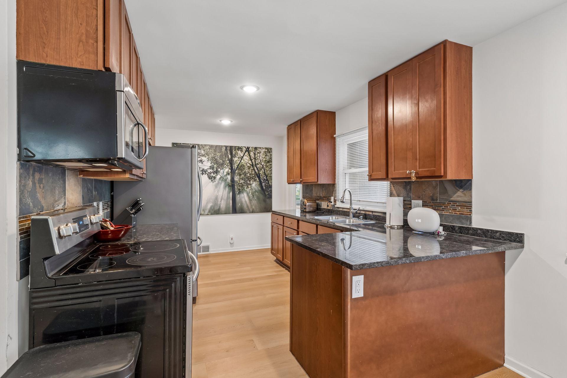 View of Residential at 409 Milton Street, Saint Paul MN 55102, Saint Paul (12 of 49) - Mike Wilen | Minnesota Team Real Estate